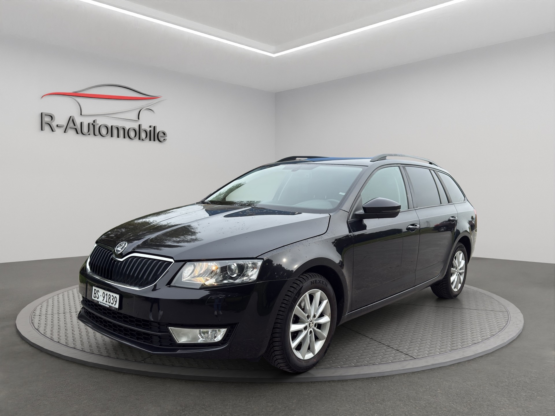SKODA Octavia Combi 1.6 TDI Ambition DSG-image-0