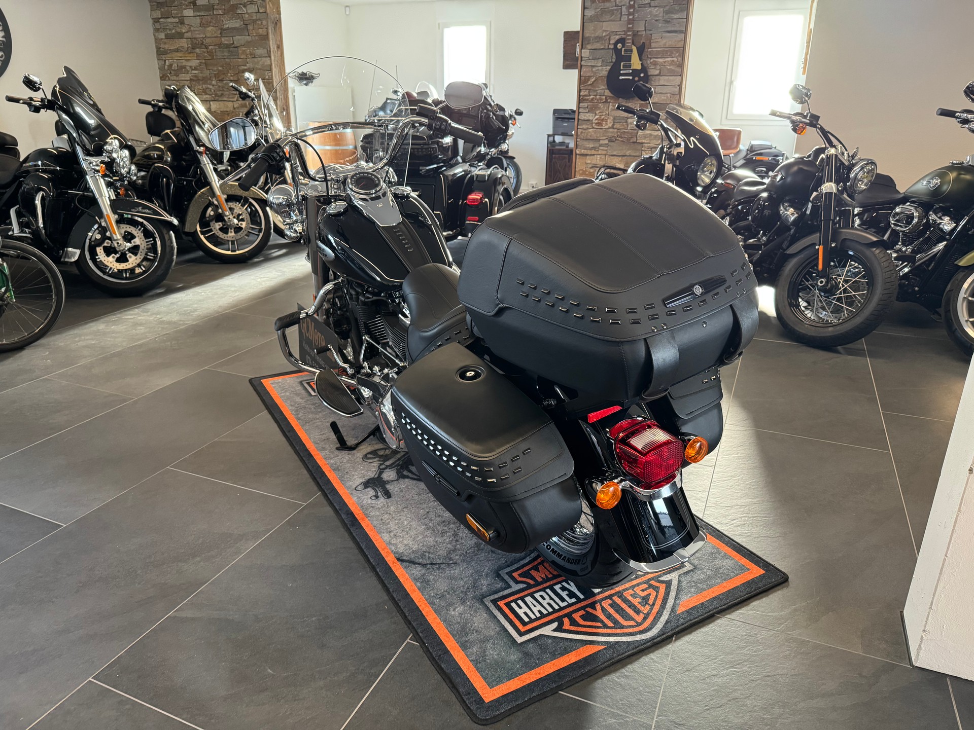 HARLEY-DAVIDSON FLHC Heritage Classic 107 (35kW Possible)-image-7