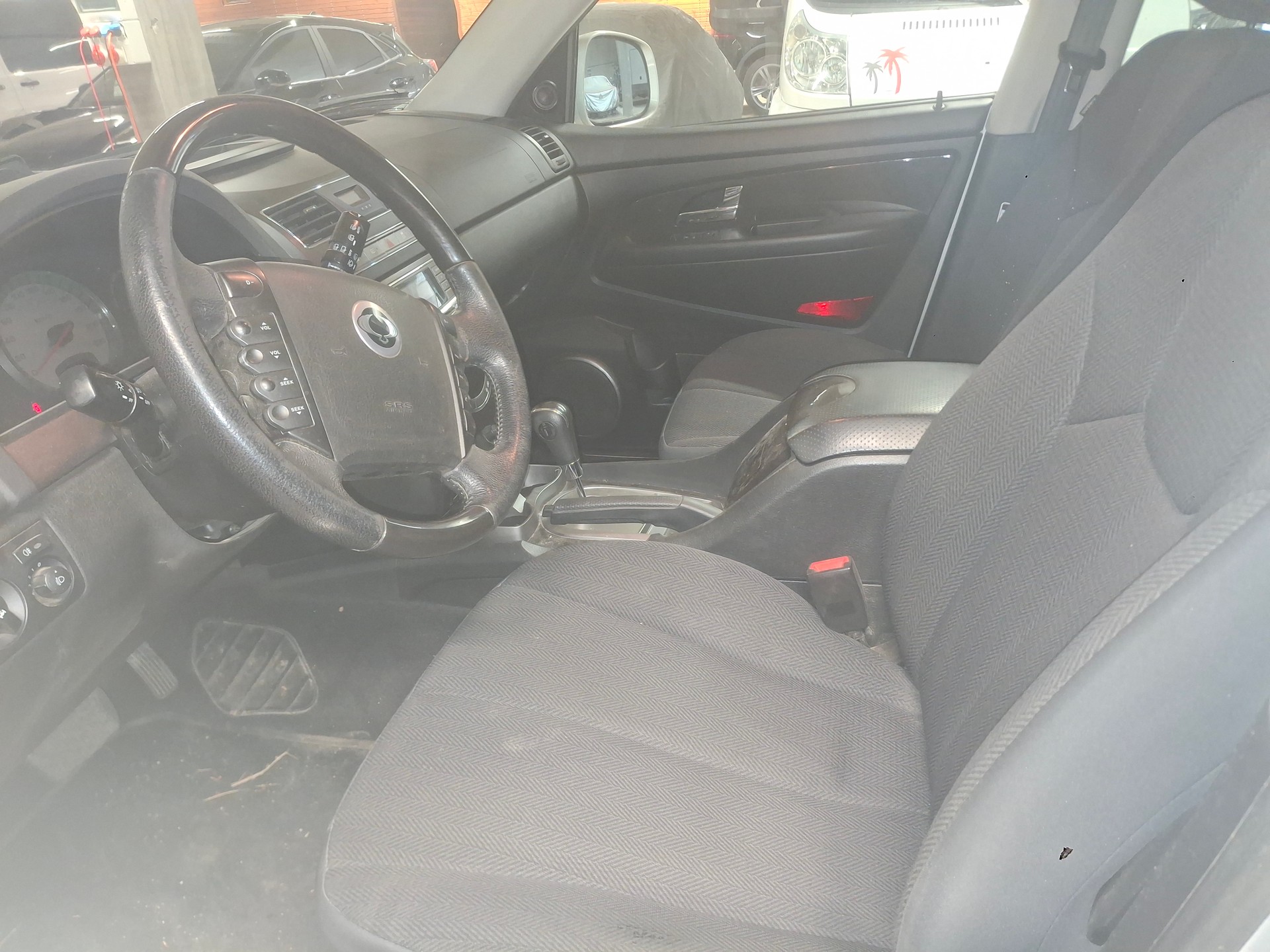 KGM-SsangYong Rexton RX200 e-XDi Sapphire 4WD Automatic-image-4