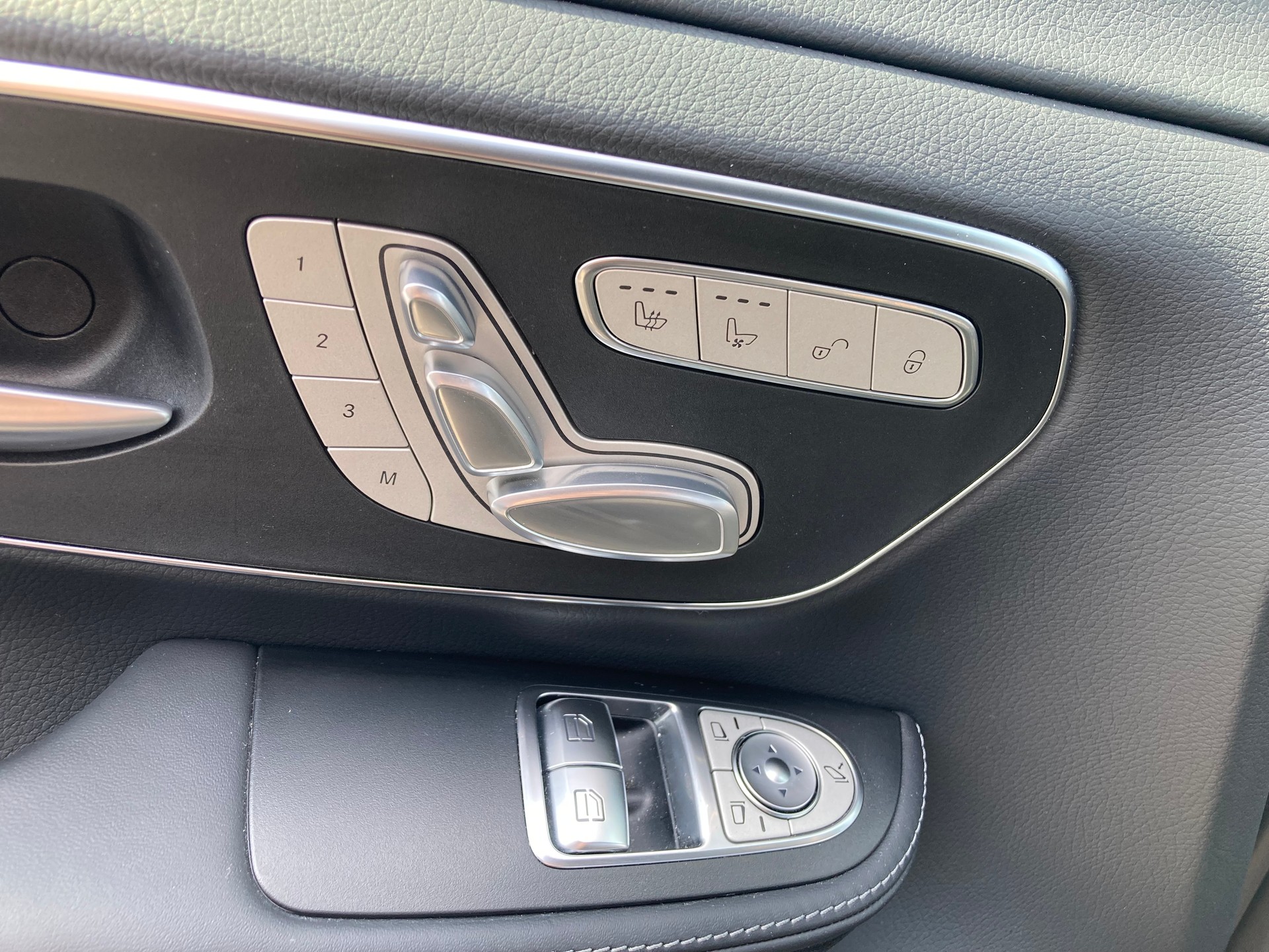 MERCEDES-BENZ V 300 d lang Exclusive 4Matic 9G-Tronic-image-13