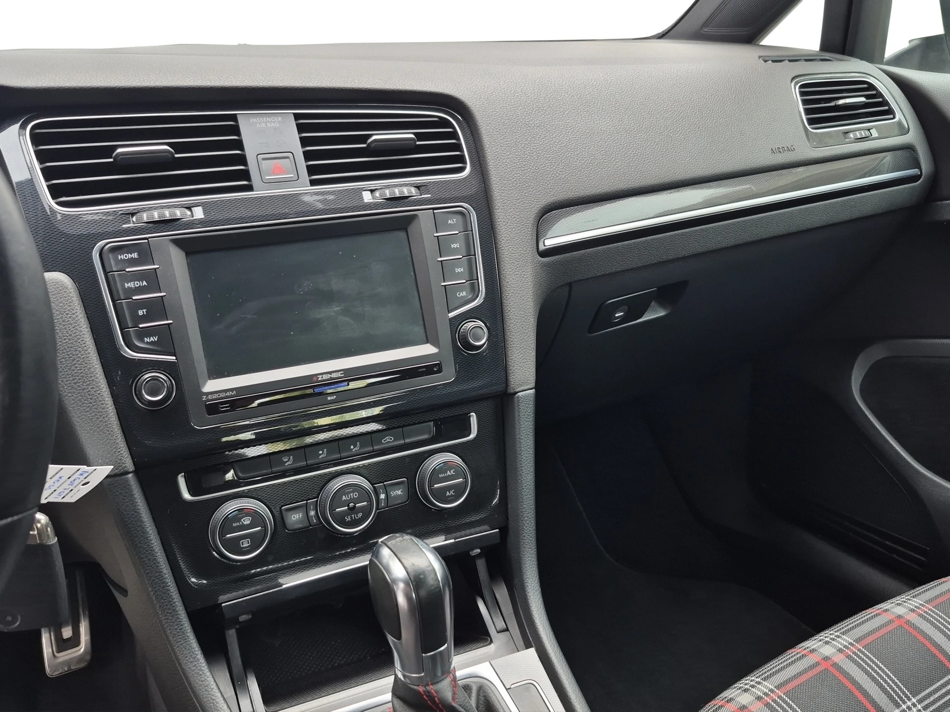 VW Golf 2.0 TSI GTI Performance DSG-image-8