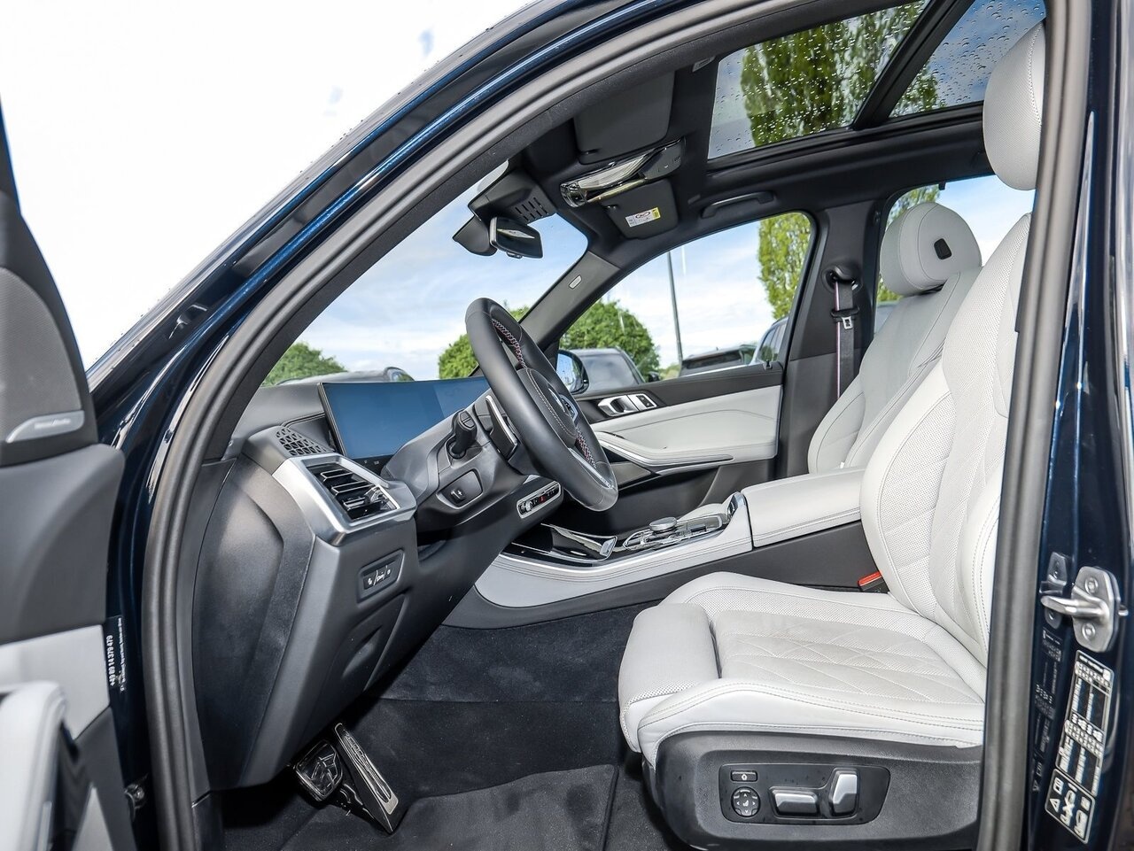 BMW X5 xDrive 48V M60i M Sport Pro Steptronic-image-9
