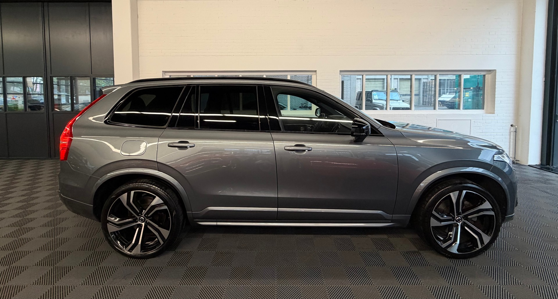 VOLVO XC90 B5 Diesel Mild Hybrid AWD R-Design Geartronic-showroom-element-1