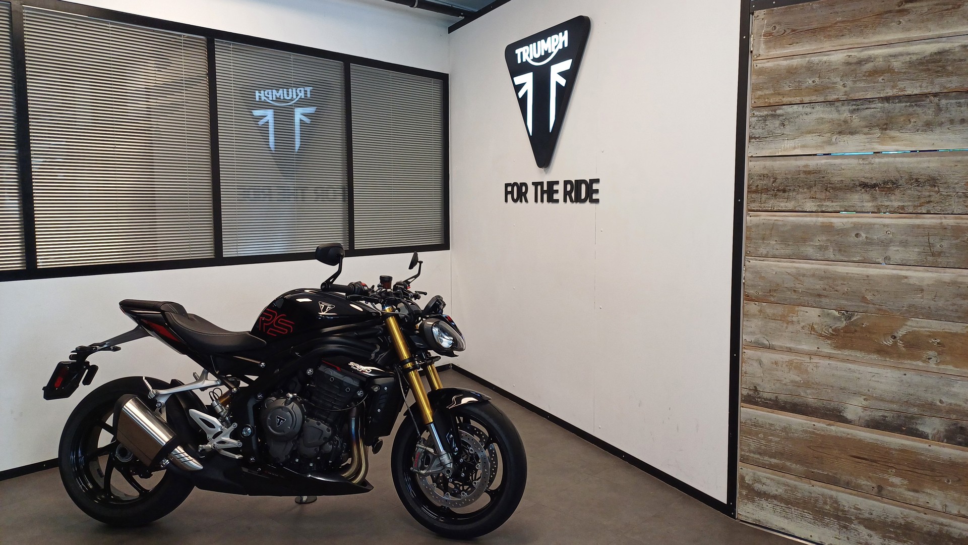 TRIUMPH Speed Triple 1200 RS