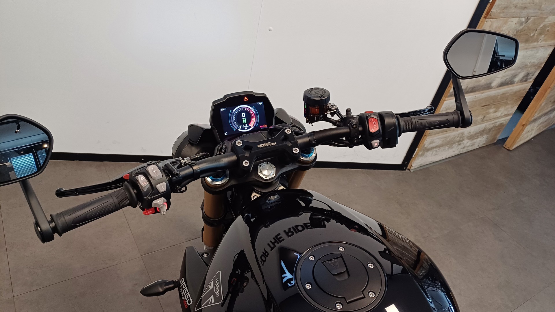 TRIUMPH Speed Triple 1200 RS-image-10