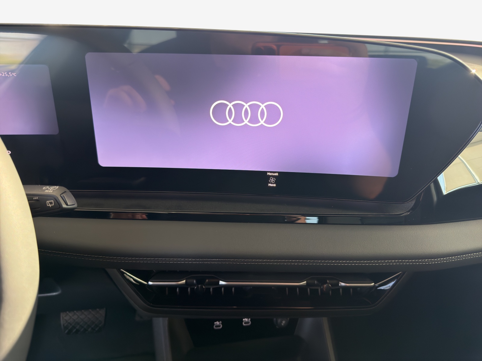 AUDI Q6 e-tron quattro-image-10