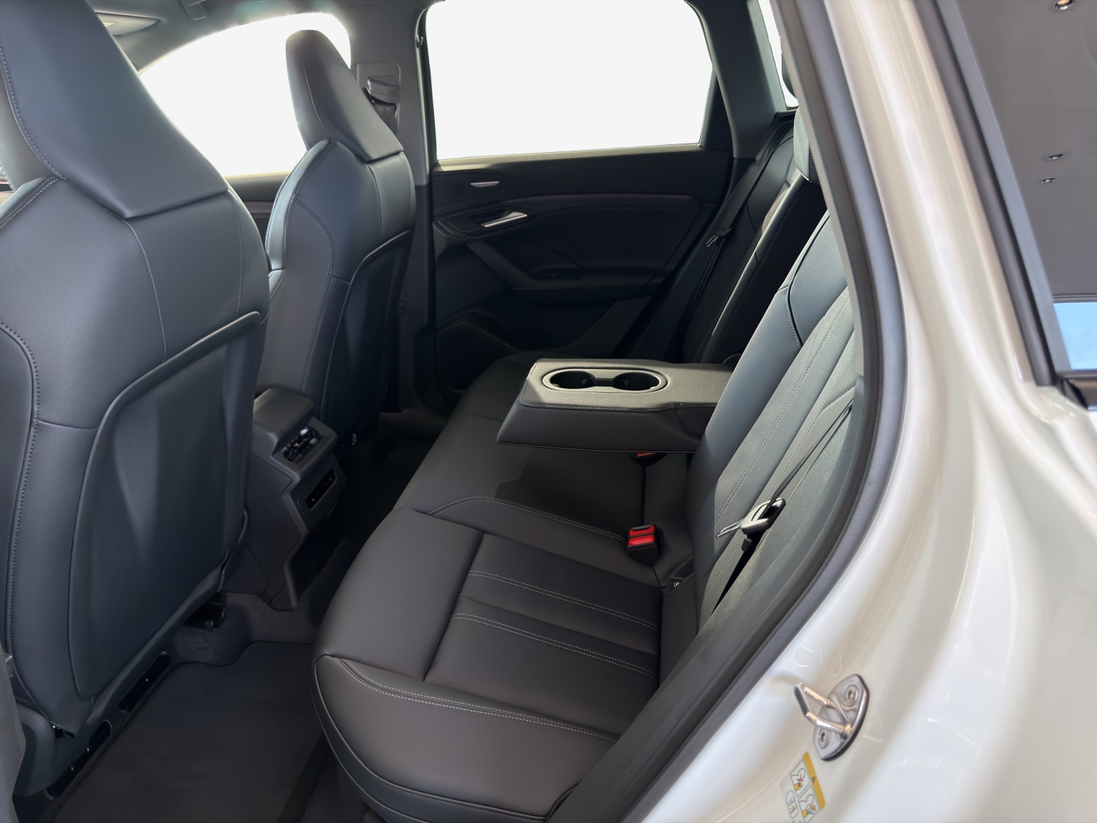 AUDI Q6 e-tron quattro-image-11