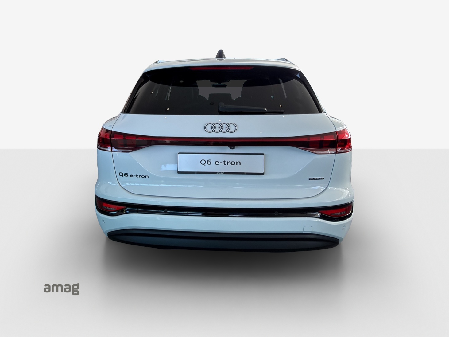 AUDI Q6 e-tron quattro-image-3