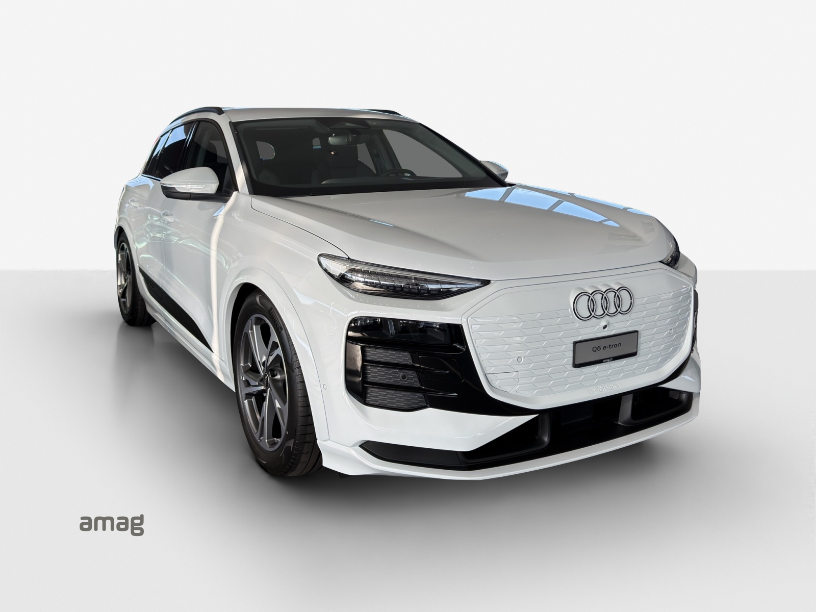 AUDI Q6 e-tron quattro-image-5