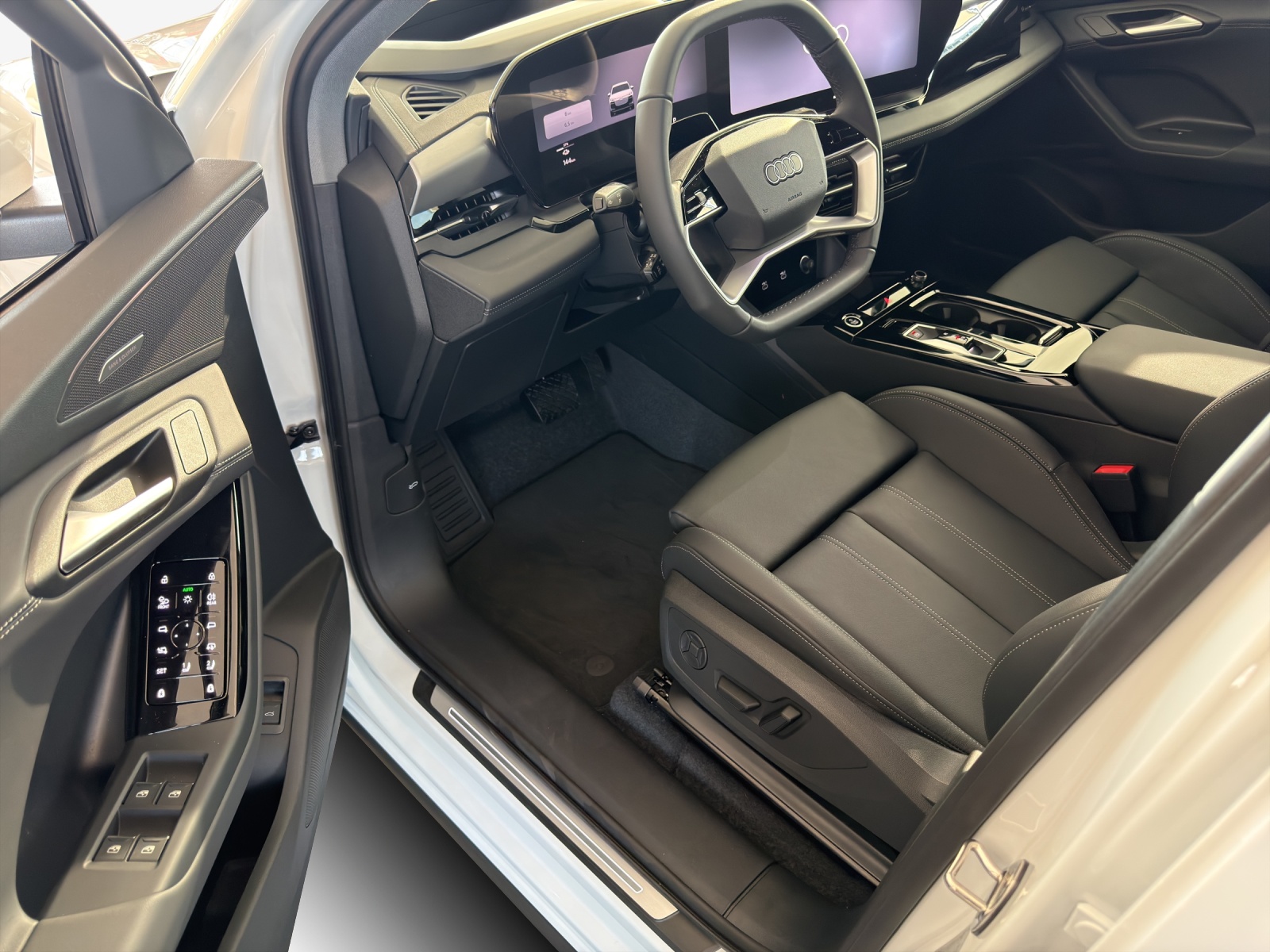 AUDI Q6 e-tron quattro-image-13