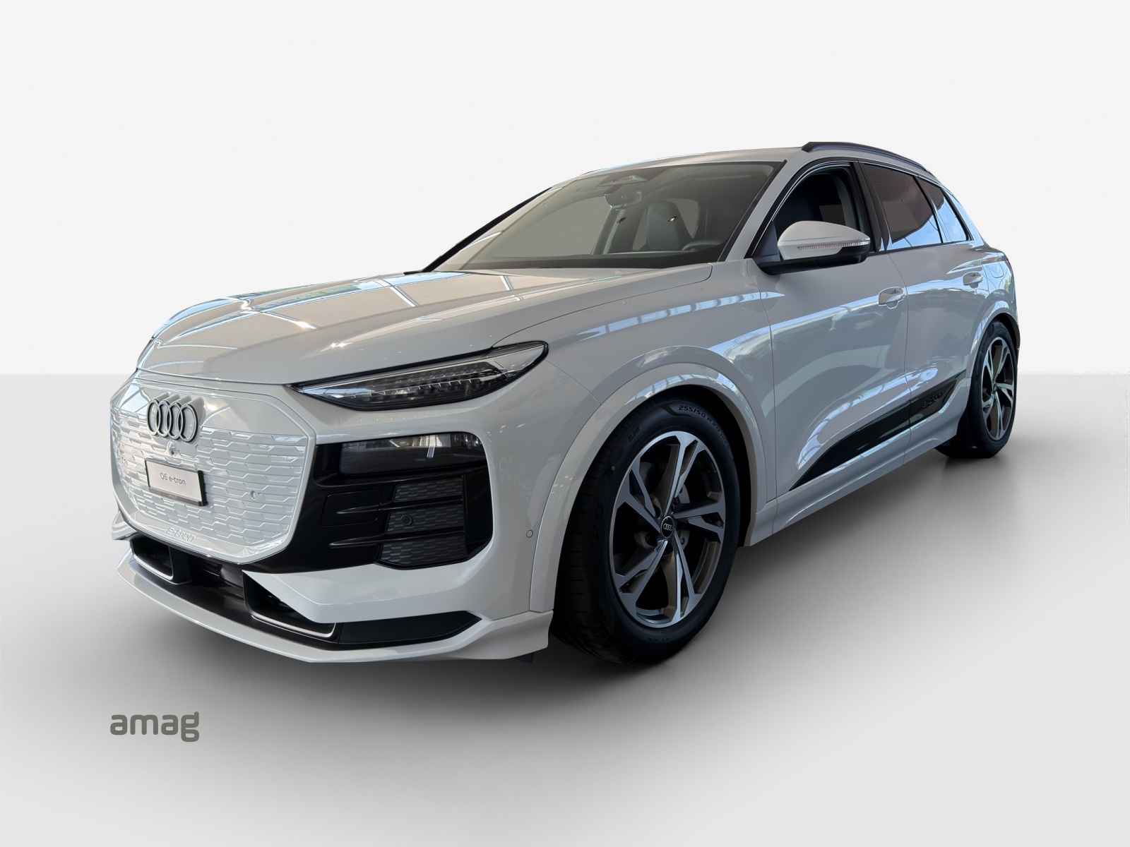 AUDI Q6 e-tron quattro-image-0