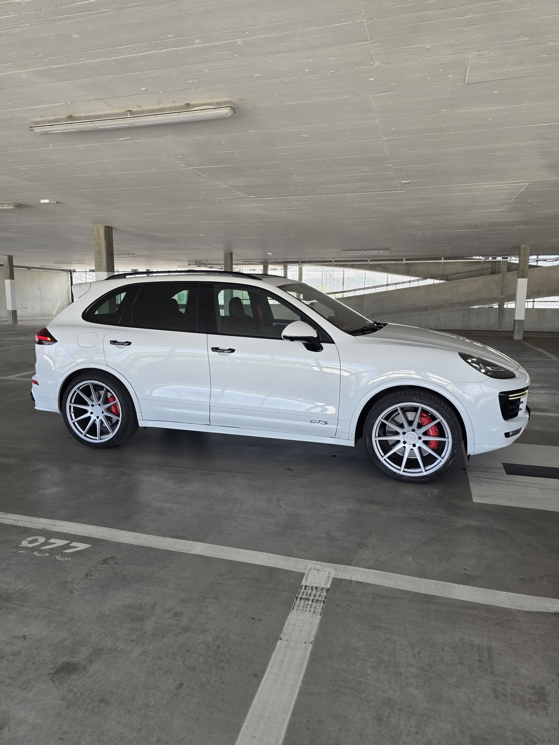 PORSCHE Cayenne GTS-image-3