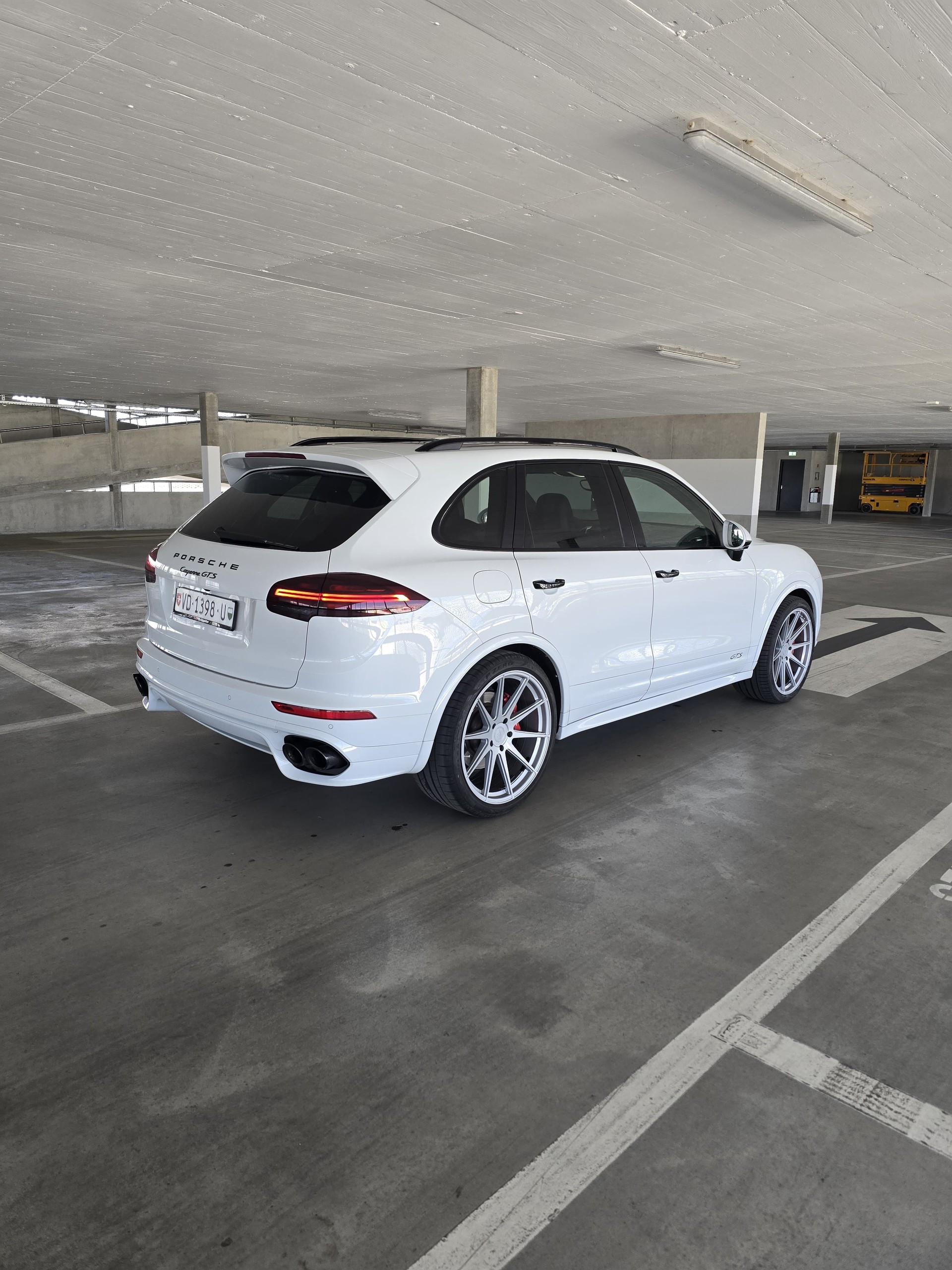 PORSCHE Cayenne GTS-image-4