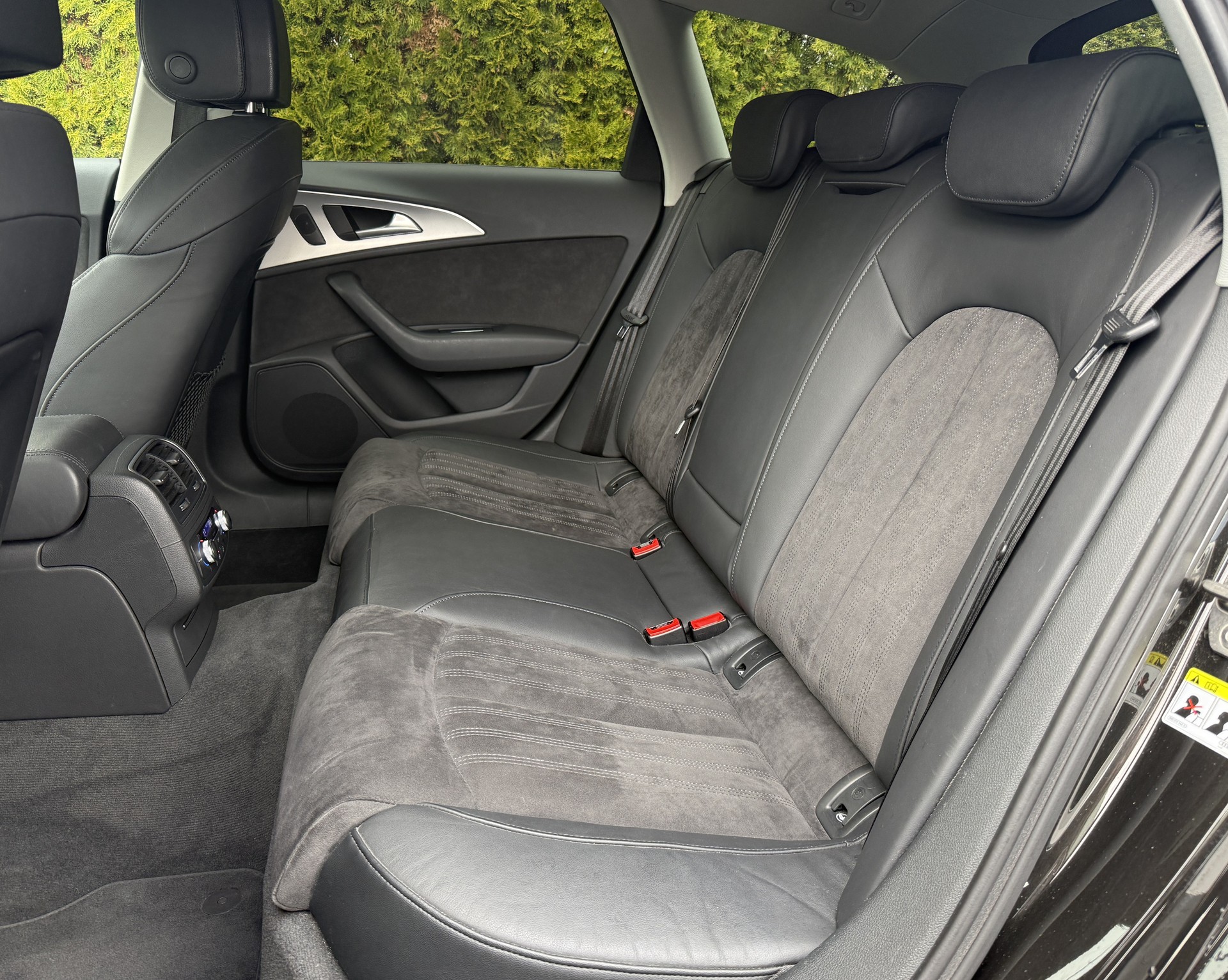 AUDI A6 Avant 3.0 TDI V6 quattro S-tronic / CH-Fahrzeug-image-27