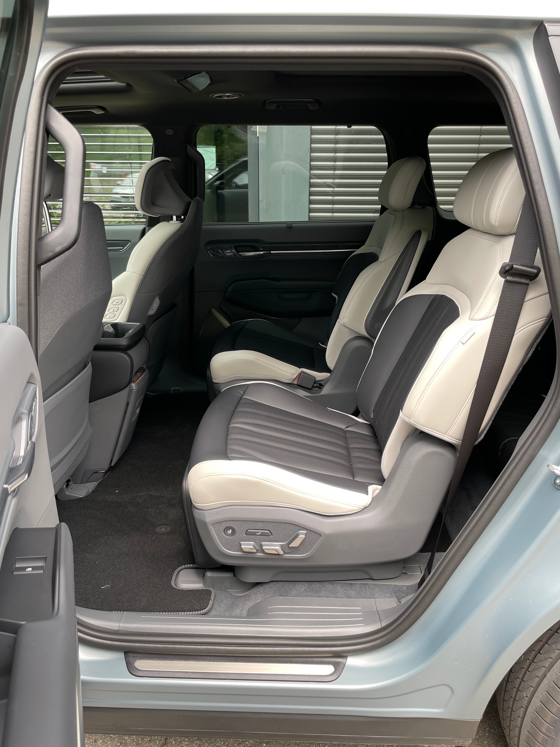 KIA EV9 99,8 kWh GT-Line 4x4 mit Panoramadach und 6-Sitzer-image-16