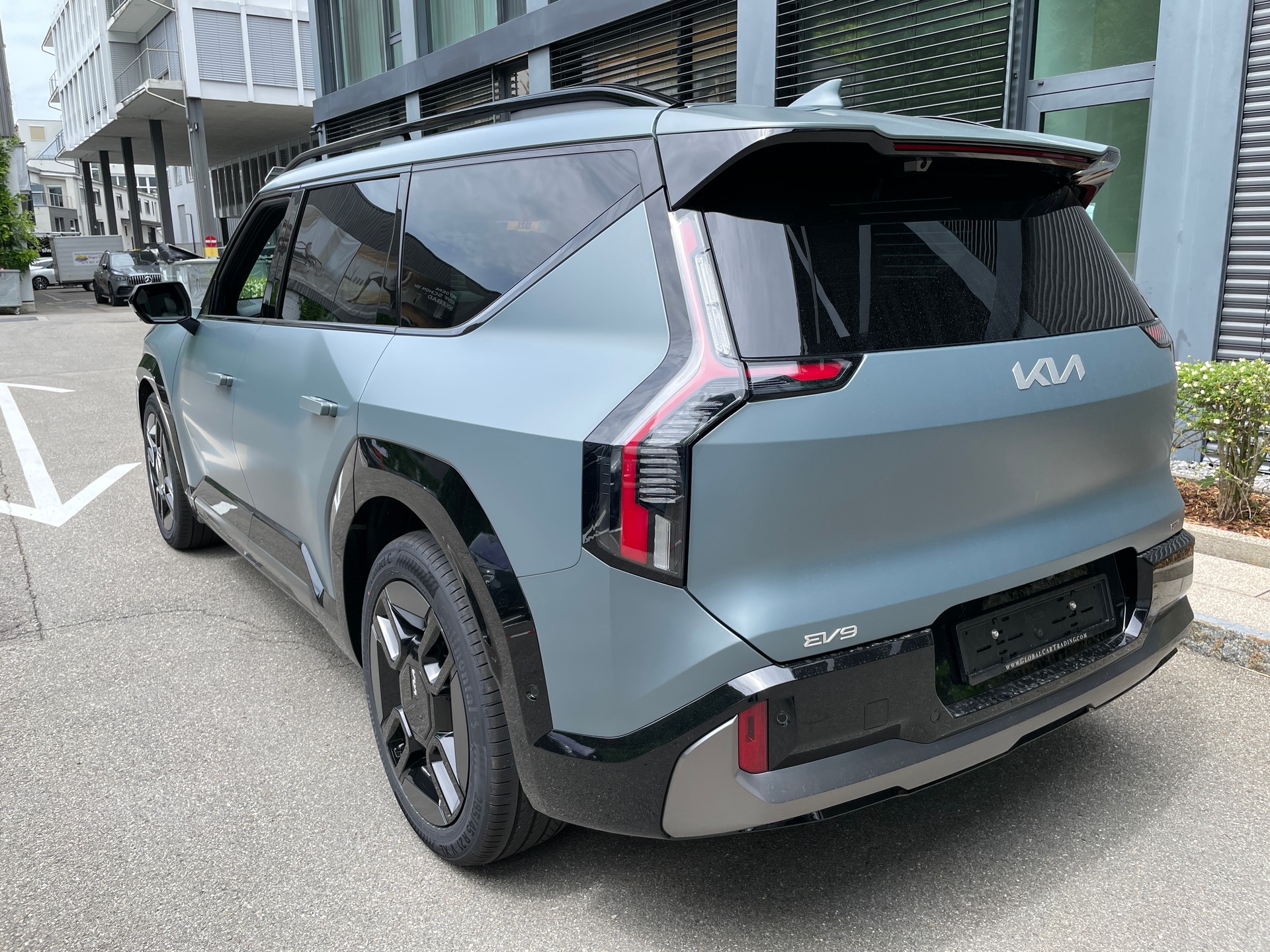 KIA EV9 99,8 kWh GT-Line 4x4 mit Panoramadach und 6-Sitzer-image-2