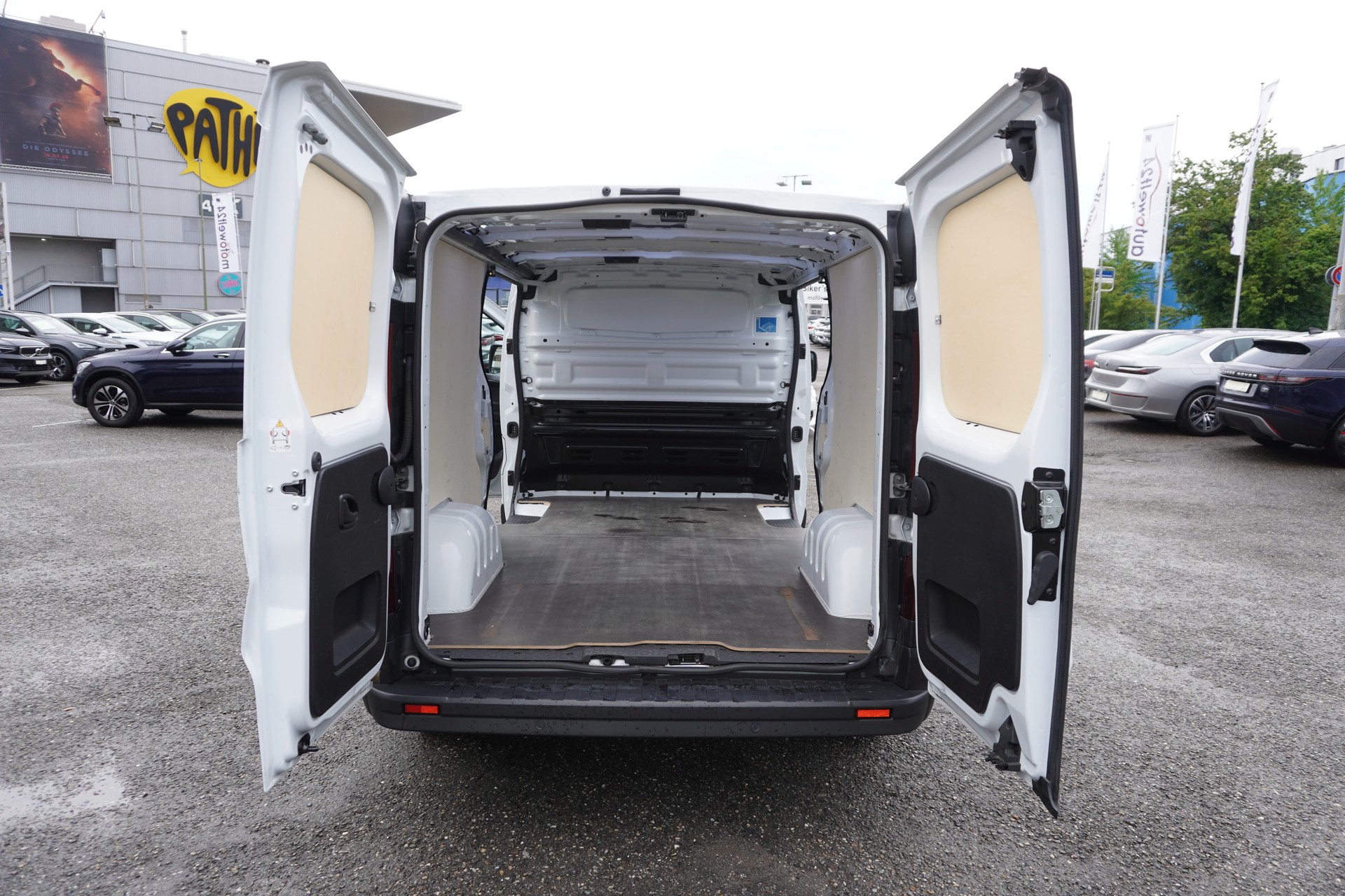 RENAULT Trafic 2.0 Blue dCi110 Advance L2H1 EN-image-10