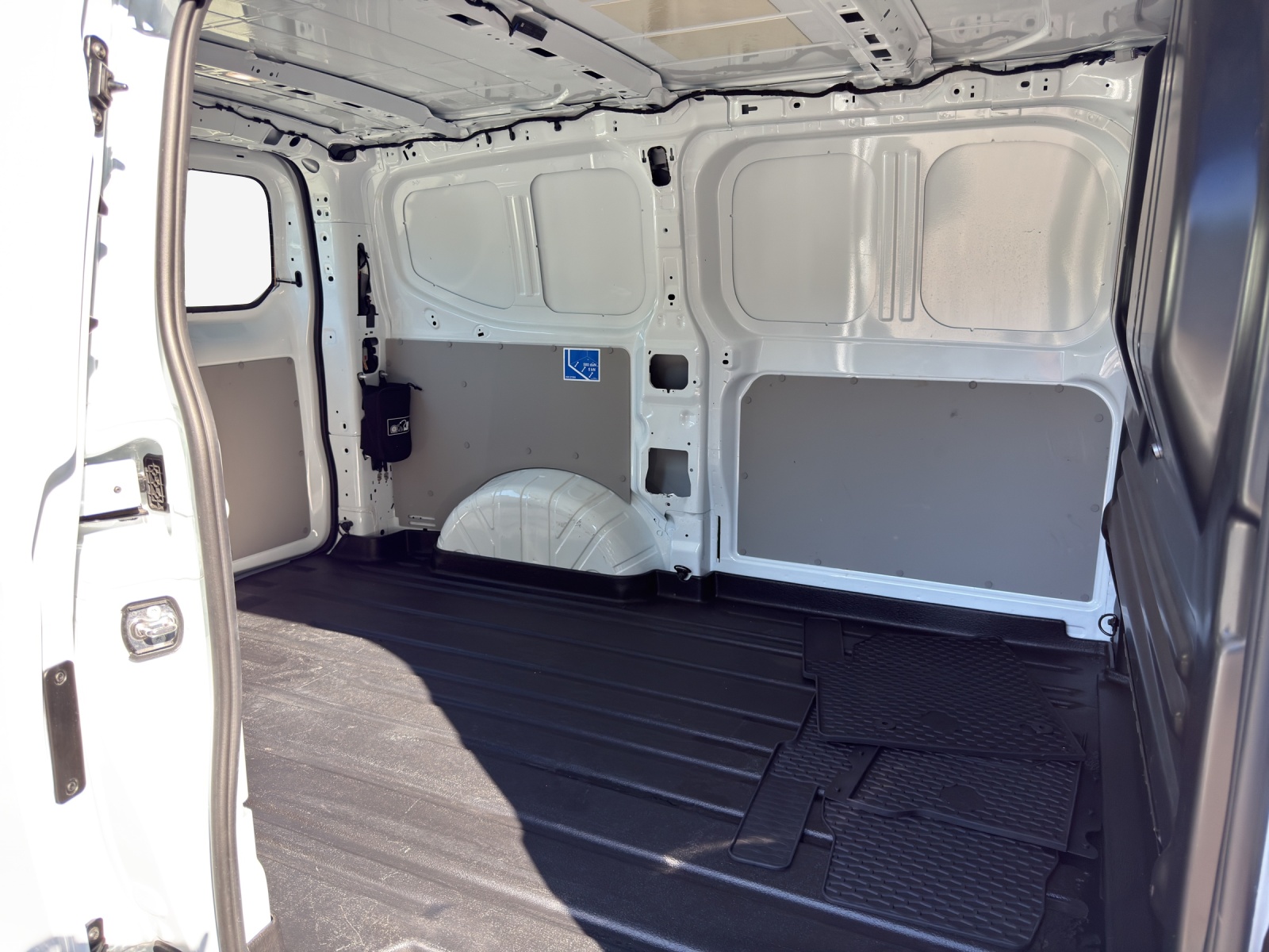 VW e-Transporter 70 kWh-image-11