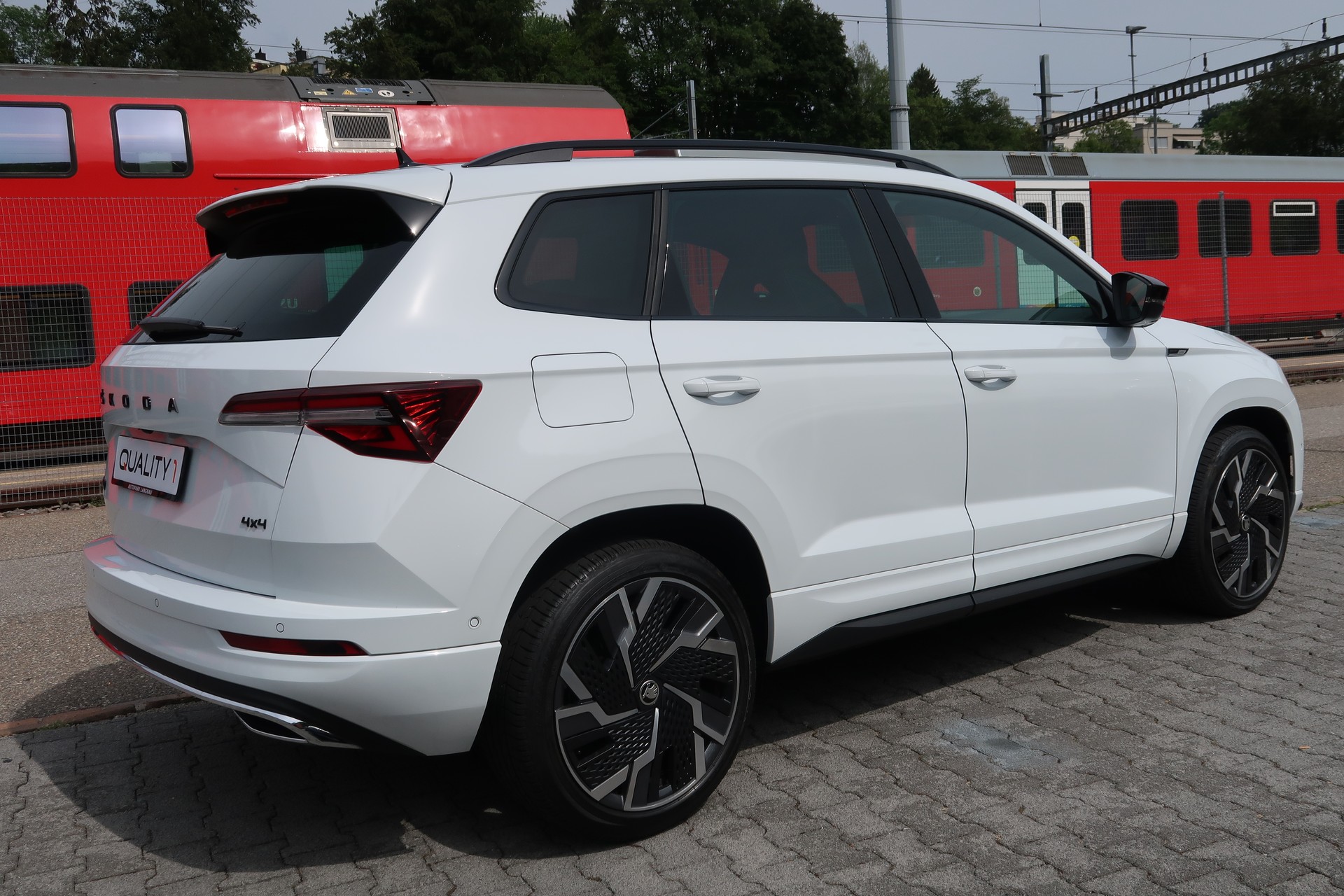 SKODA Karoq 2.0 TSI SportLine 4x4 DSG-showroom-element-3