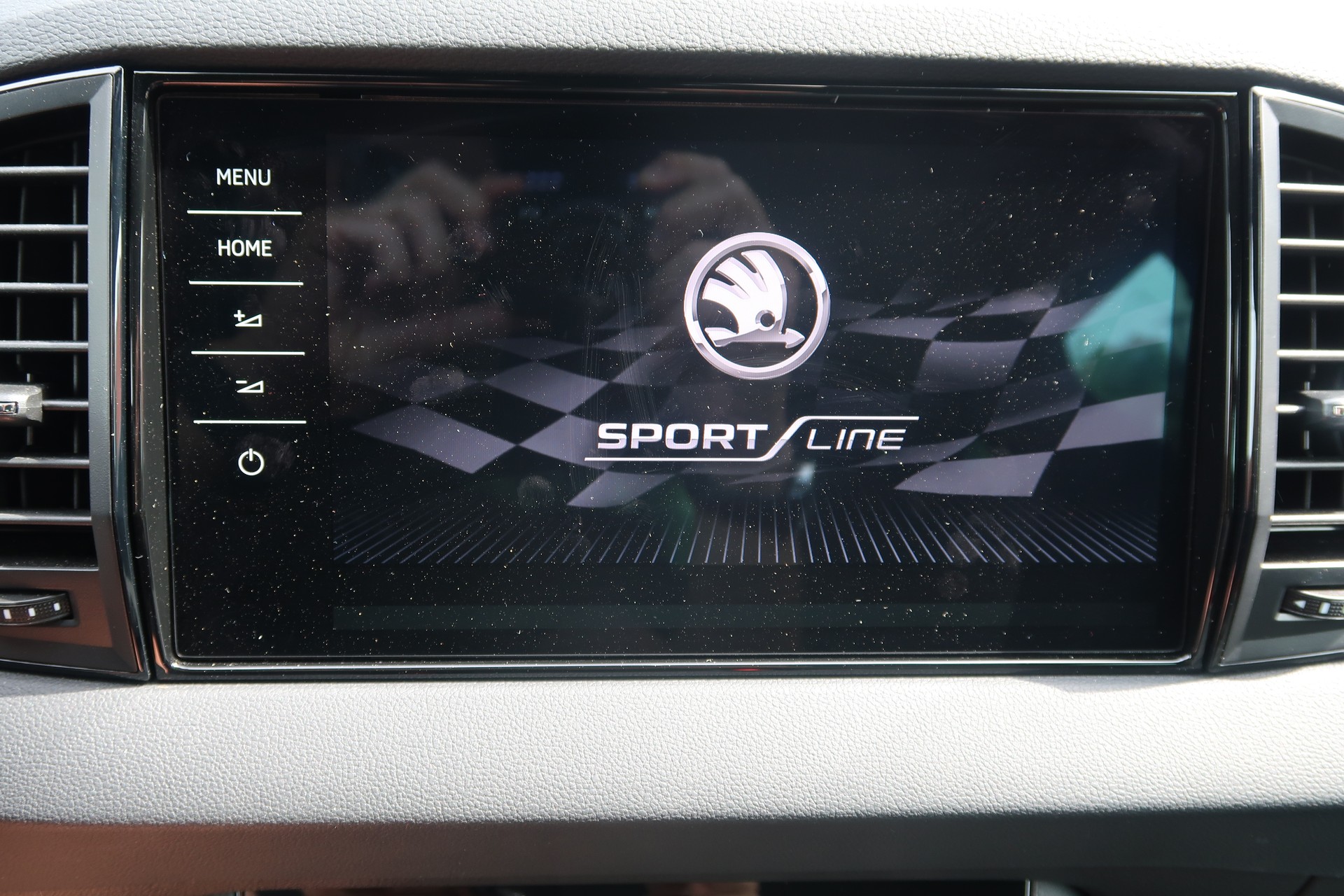 SKODA Karoq 2.0 TSI SportLine 4x4 DSG-image-10