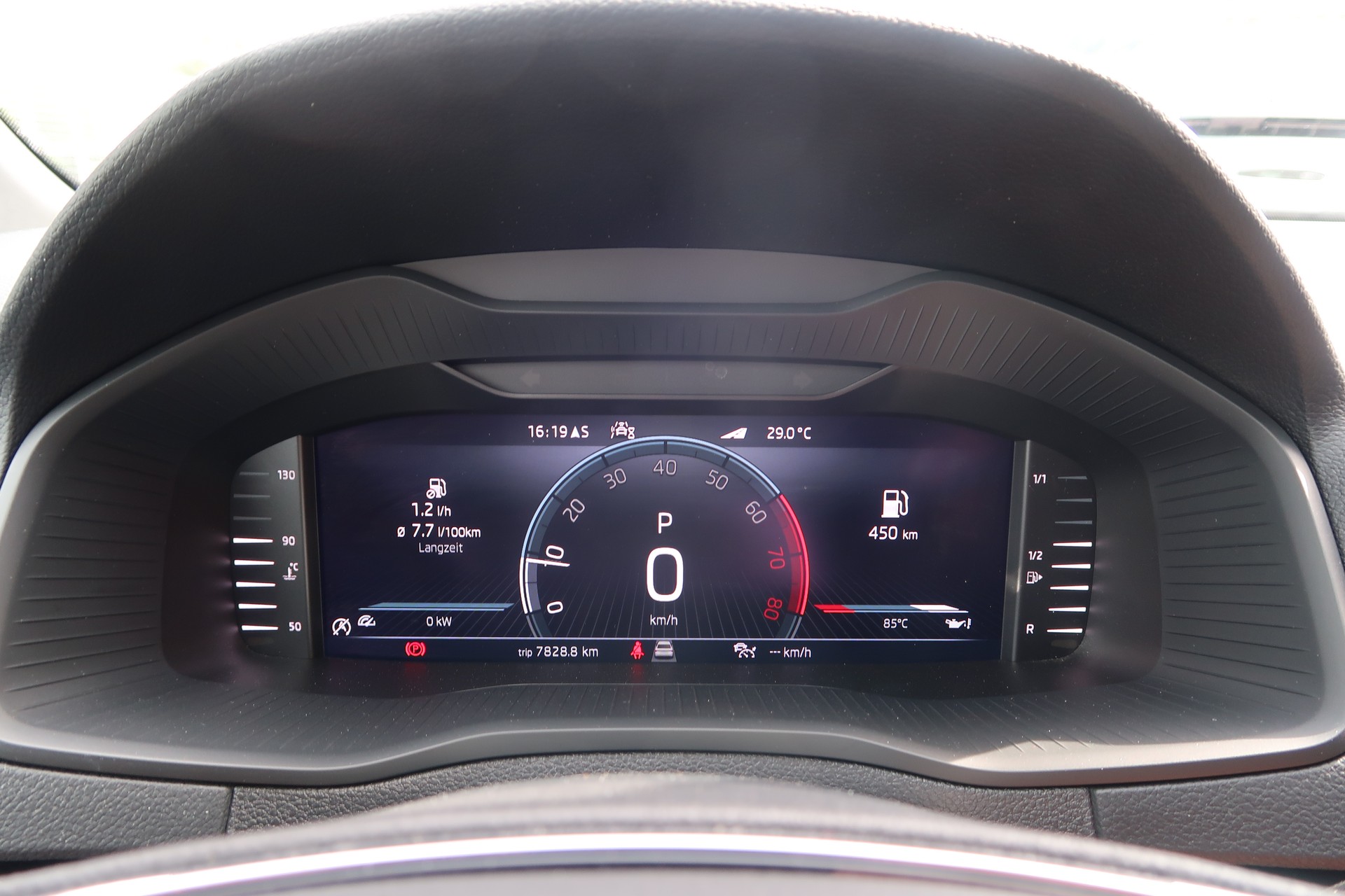SKODA Karoq 2.0 TSI SportLine 4x4 DSG-image-29