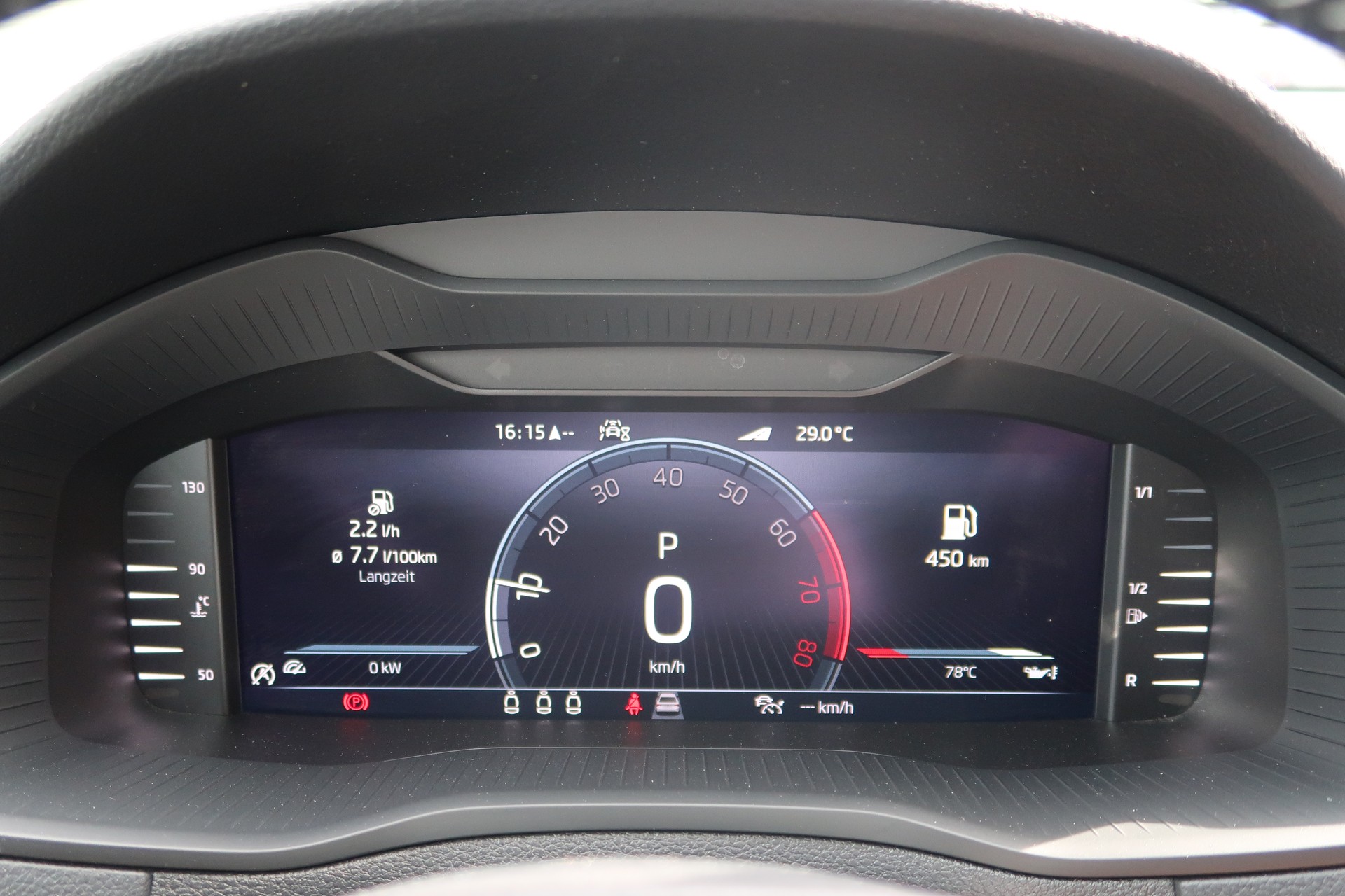 SKODA Karoq 2.0 TSI SportLine 4x4 DSG-image-12