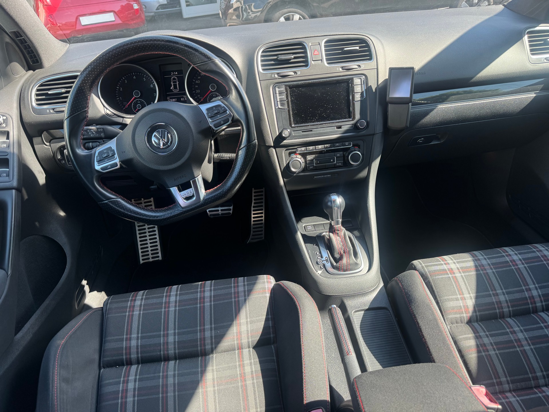 VW Golf 2.0 TSI GTI DSG-image-12