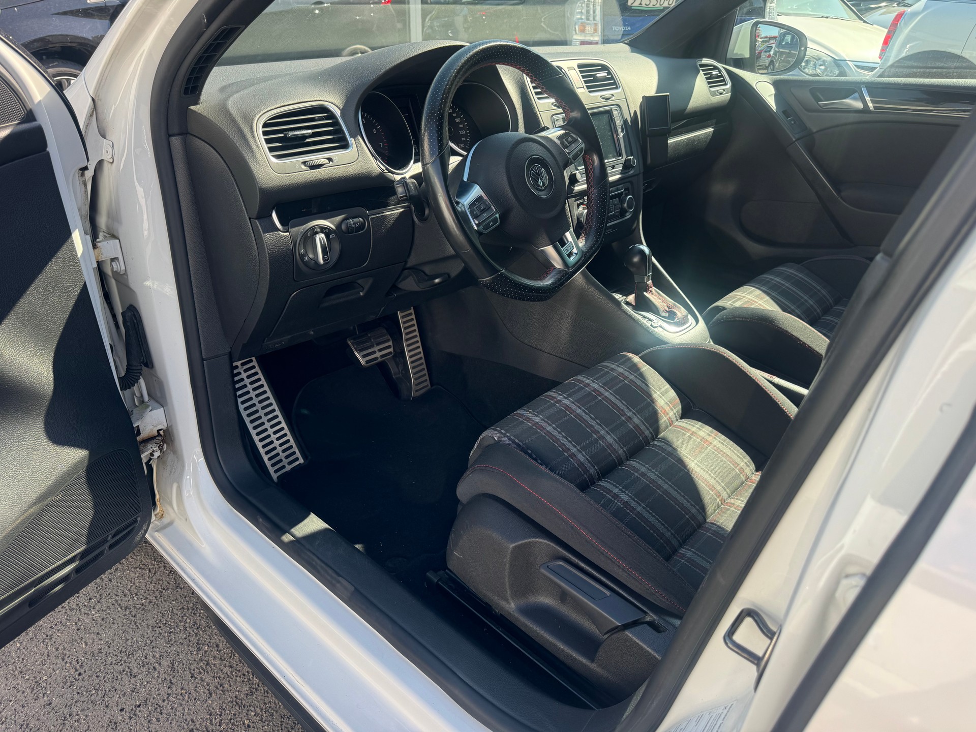 VW Golf 2.0 TSI GTI DSG-image-8
