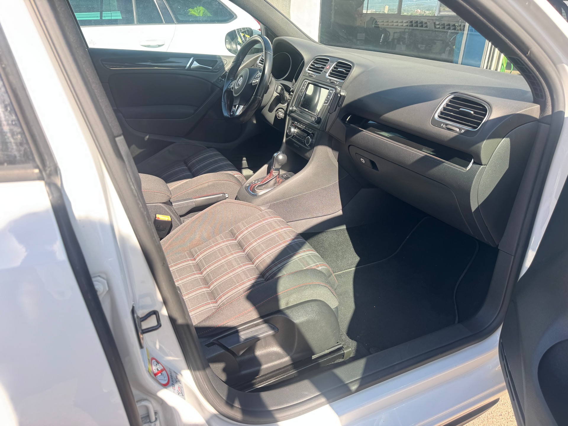 VW Golf 2.0 TSI GTI DSG-image-9