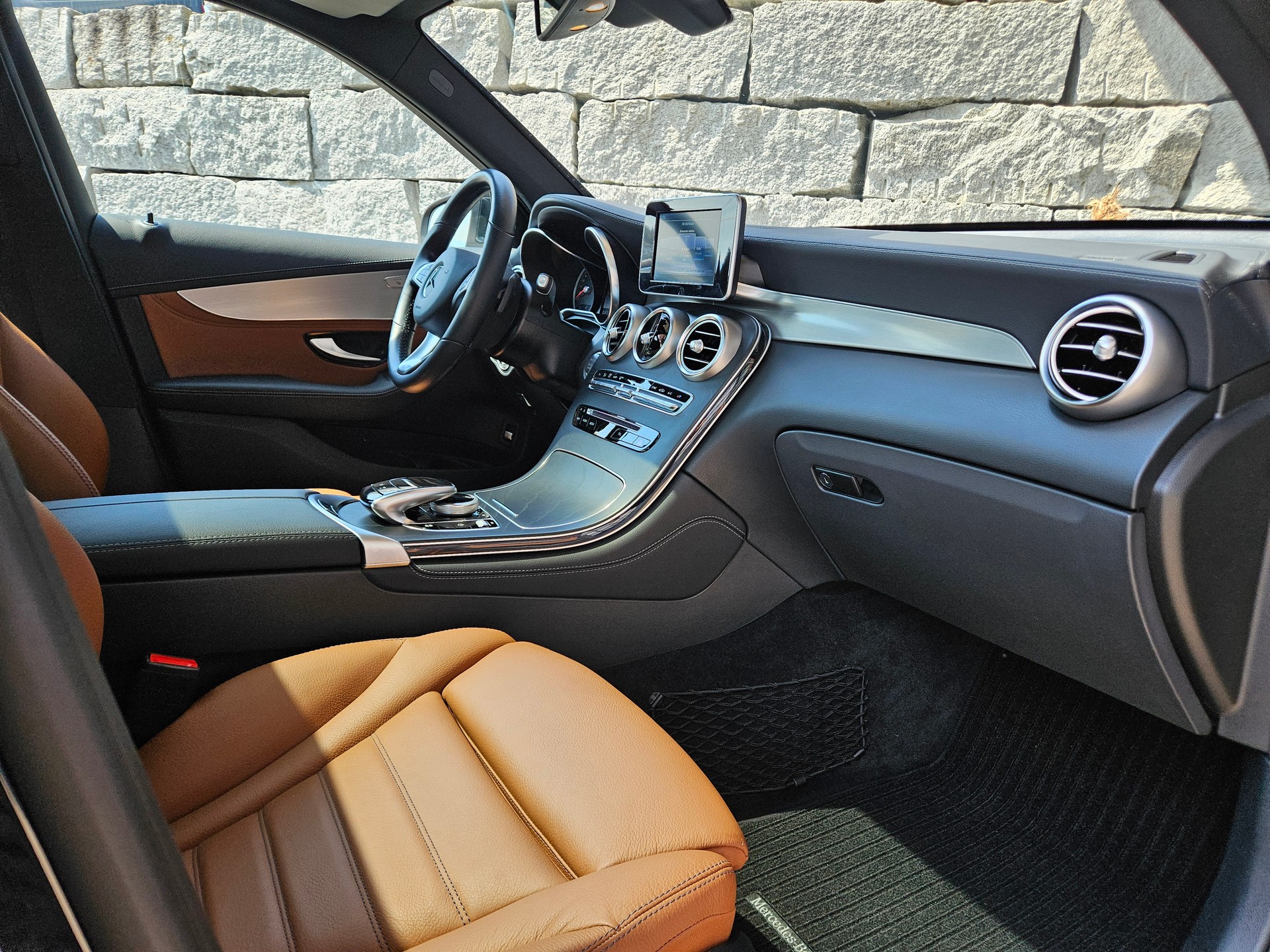 MERCEDES-BENZ GLC 250 AMG Line 4Matic 9G-Tronic-image-9