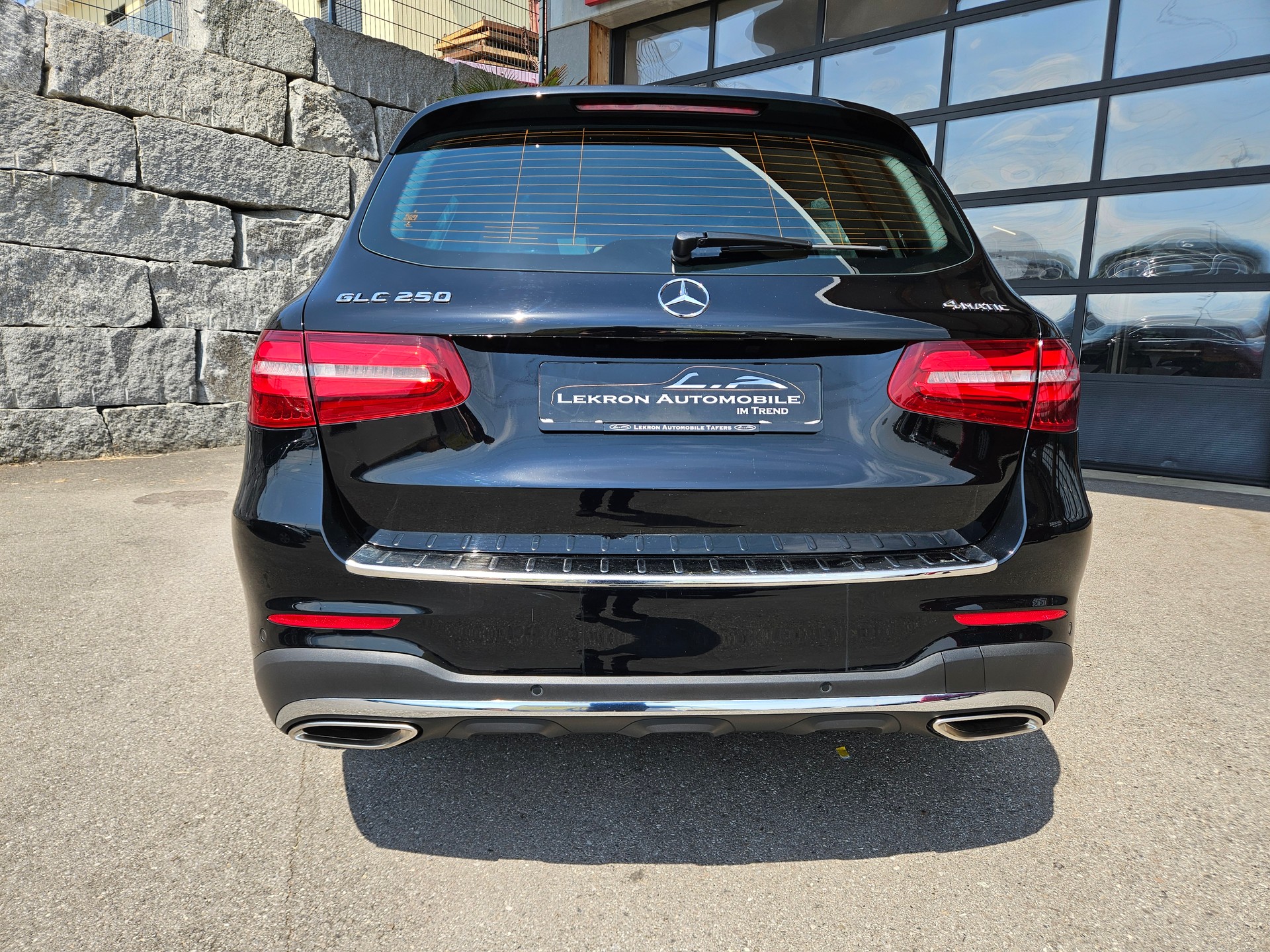 MERCEDES-BENZ GLC 250 AMG Line 4Matic 9G-Tronic-image-5