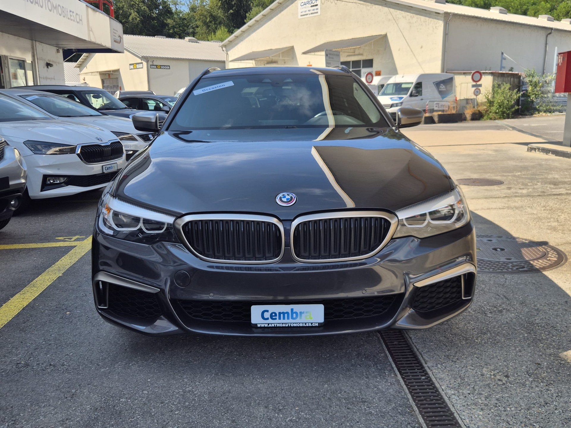 BMW M550d xDrive Touring Steptronic-image-2