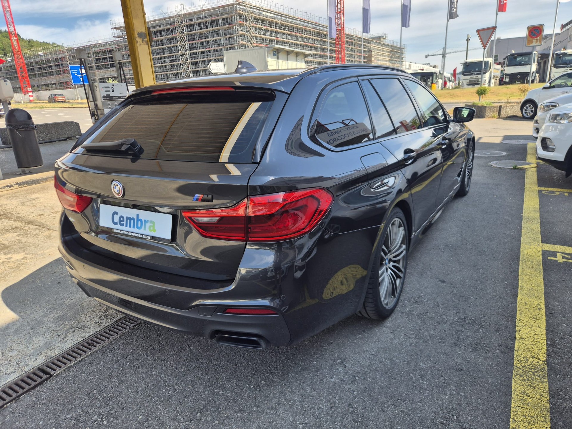 BMW M550d xDrive Touring Steptronic-image-4