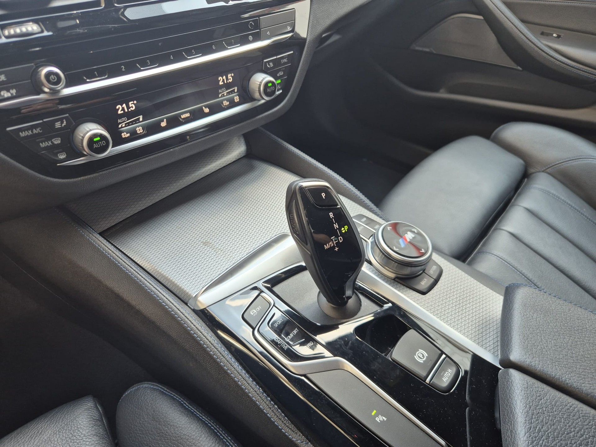 BMW M550d xDrive Touring Steptronic-image-11