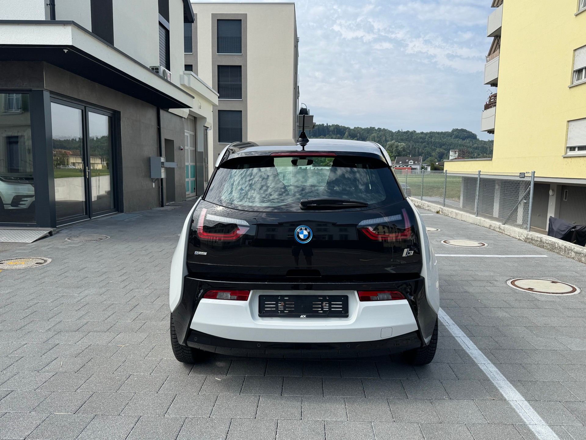 BMW i3 (94Ah)-image-3