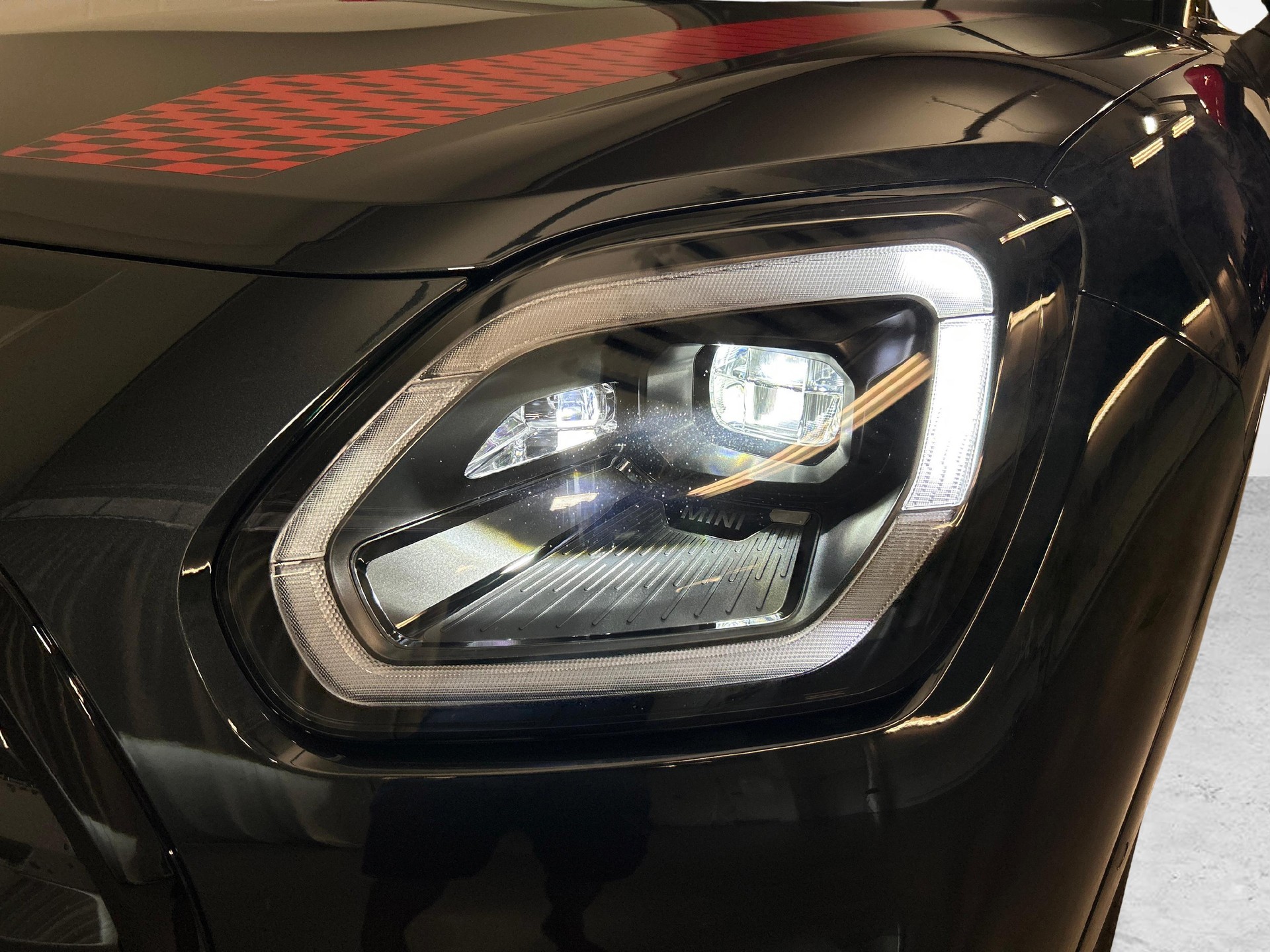 MINI Countryman U25 2.0i John Cooper Works ALL4-image-16
