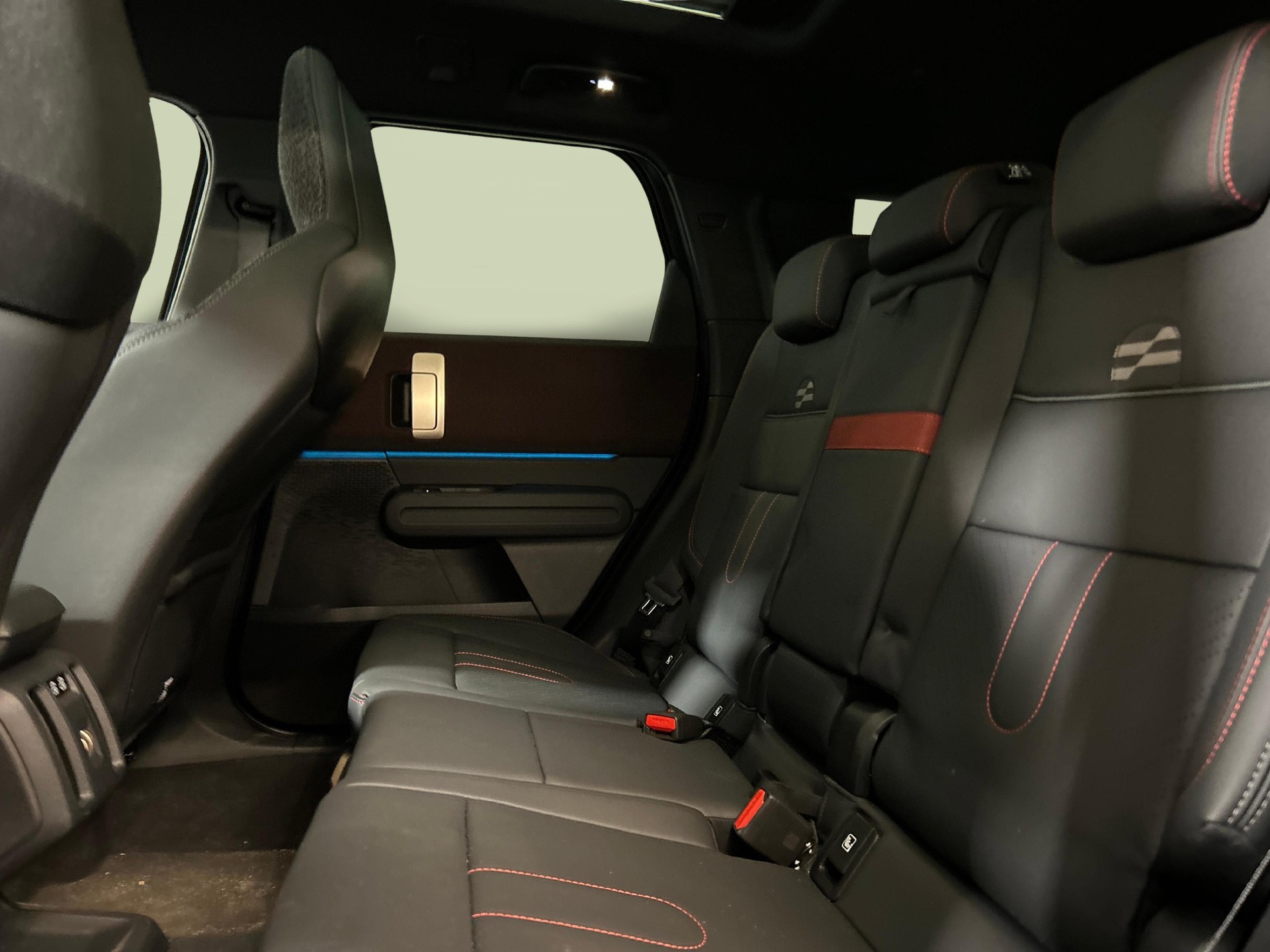 MINI Countryman U25 2.0i John Cooper Works ALL4-image-3
