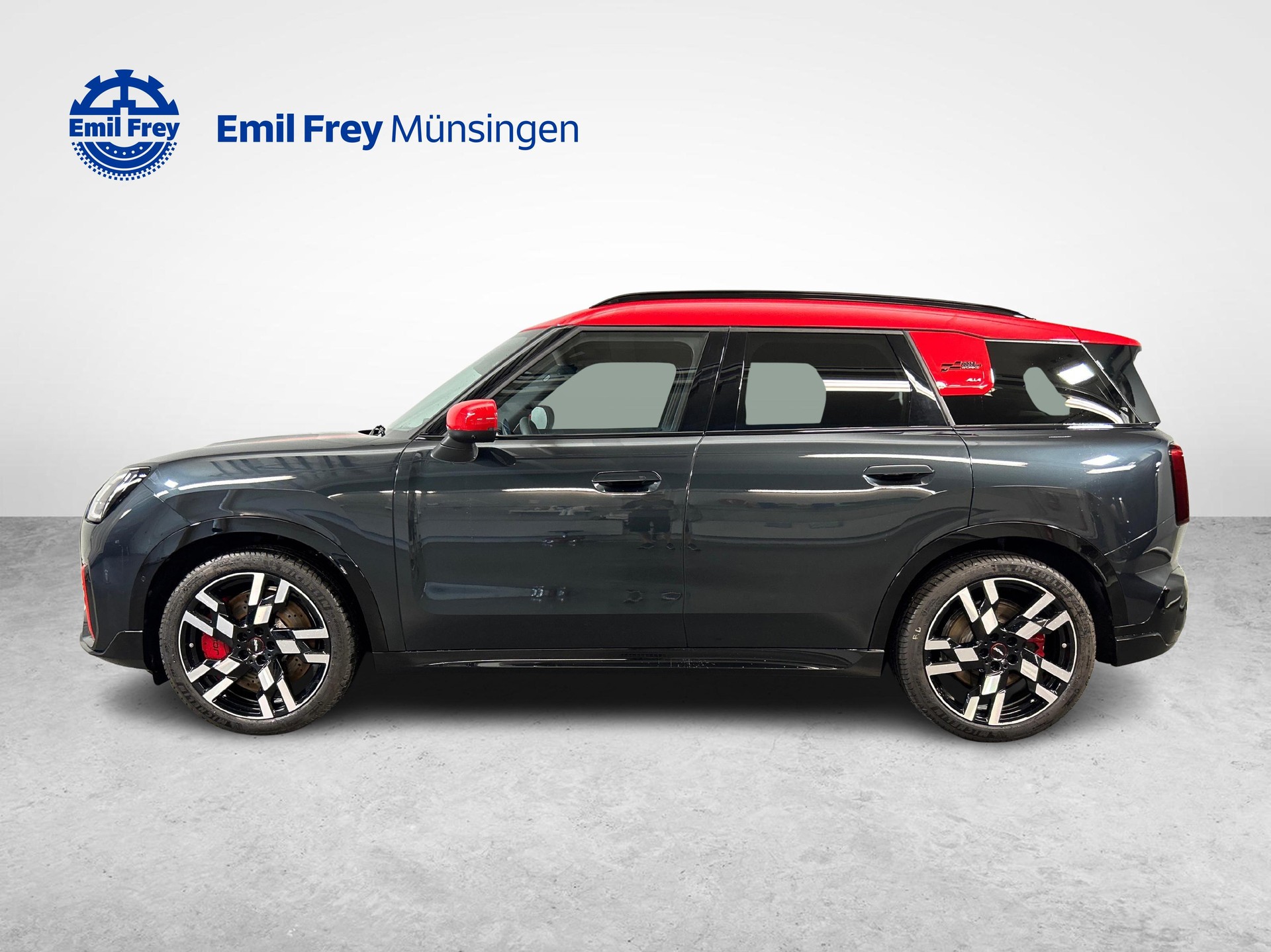 MINI Countryman U25 2.0i John Cooper Works ALL4-image-4