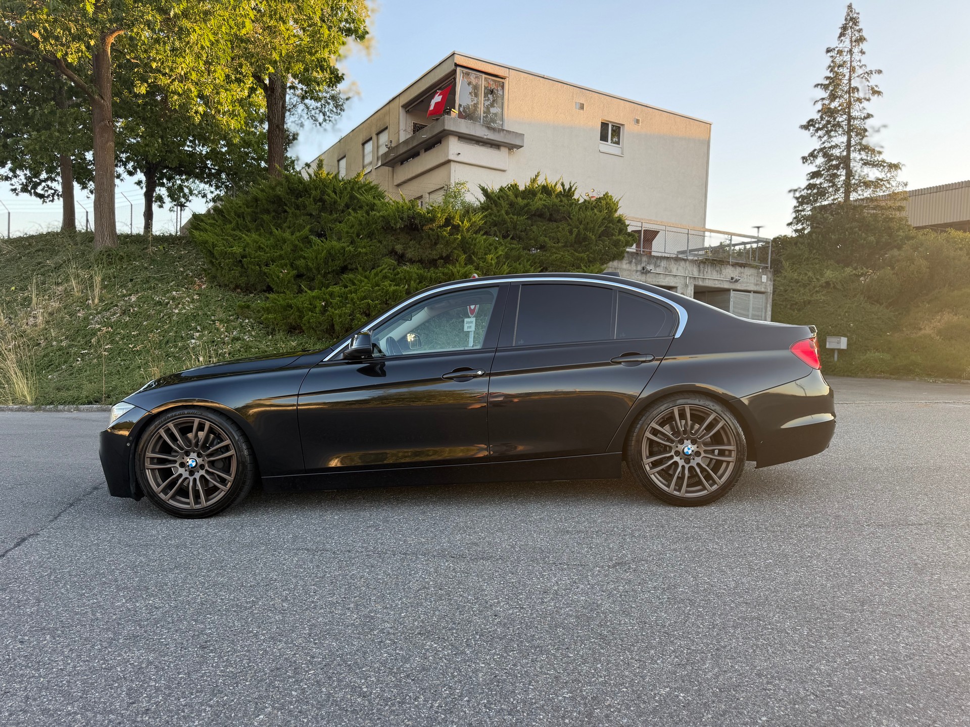 BMW 335i Luxury Line Steptronic-image-5