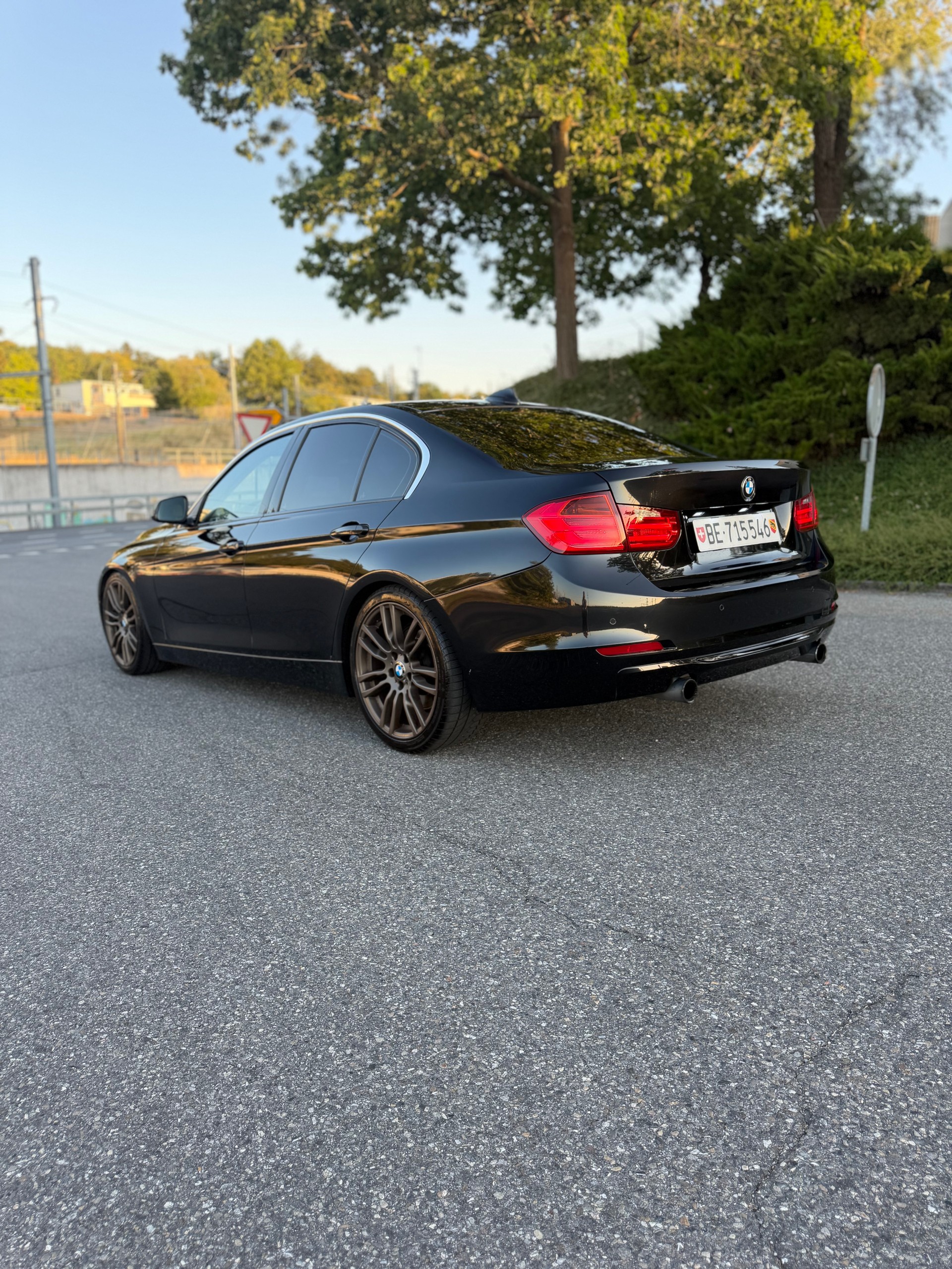 BMW 335i Luxury Line Steptronic-image-4
