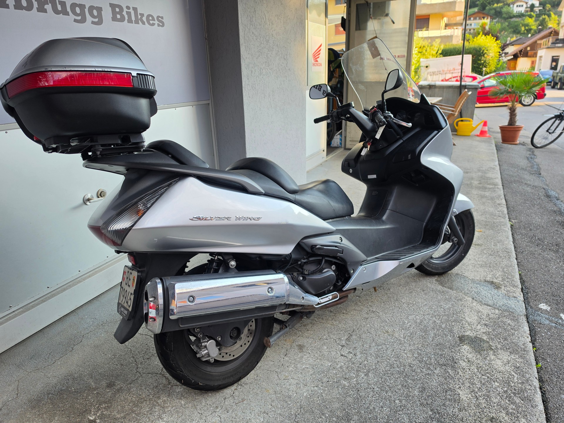 HONDA FJS 400-image-4