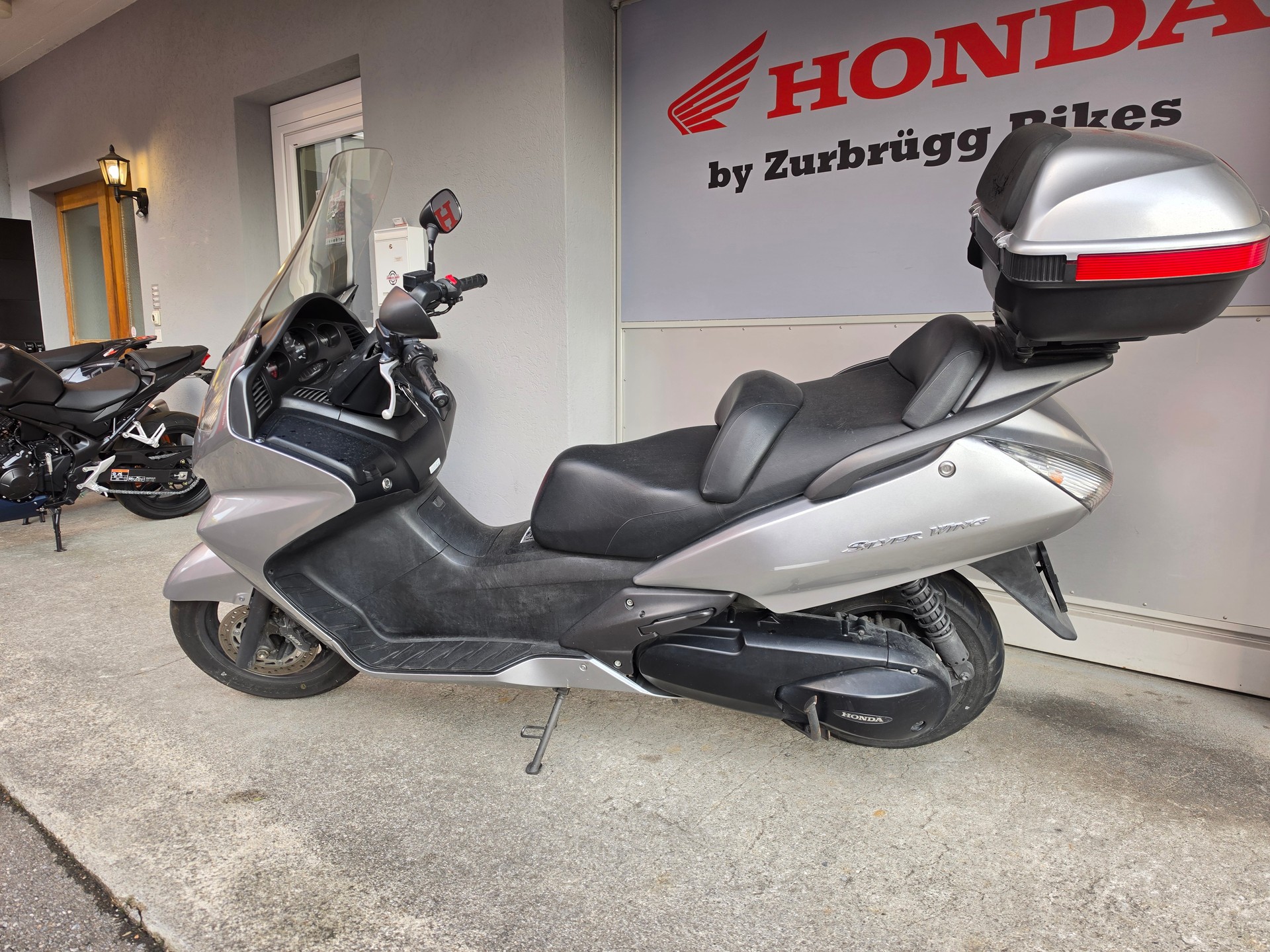HONDA FJS 400-showroom-element-1