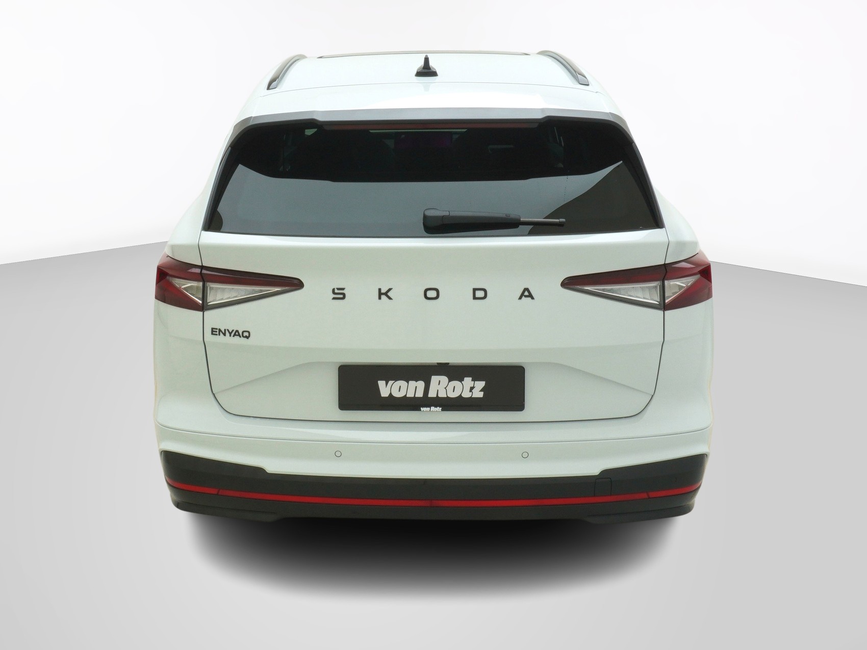 SKODA Enyaq iV RS-Suite MAXX-image-2