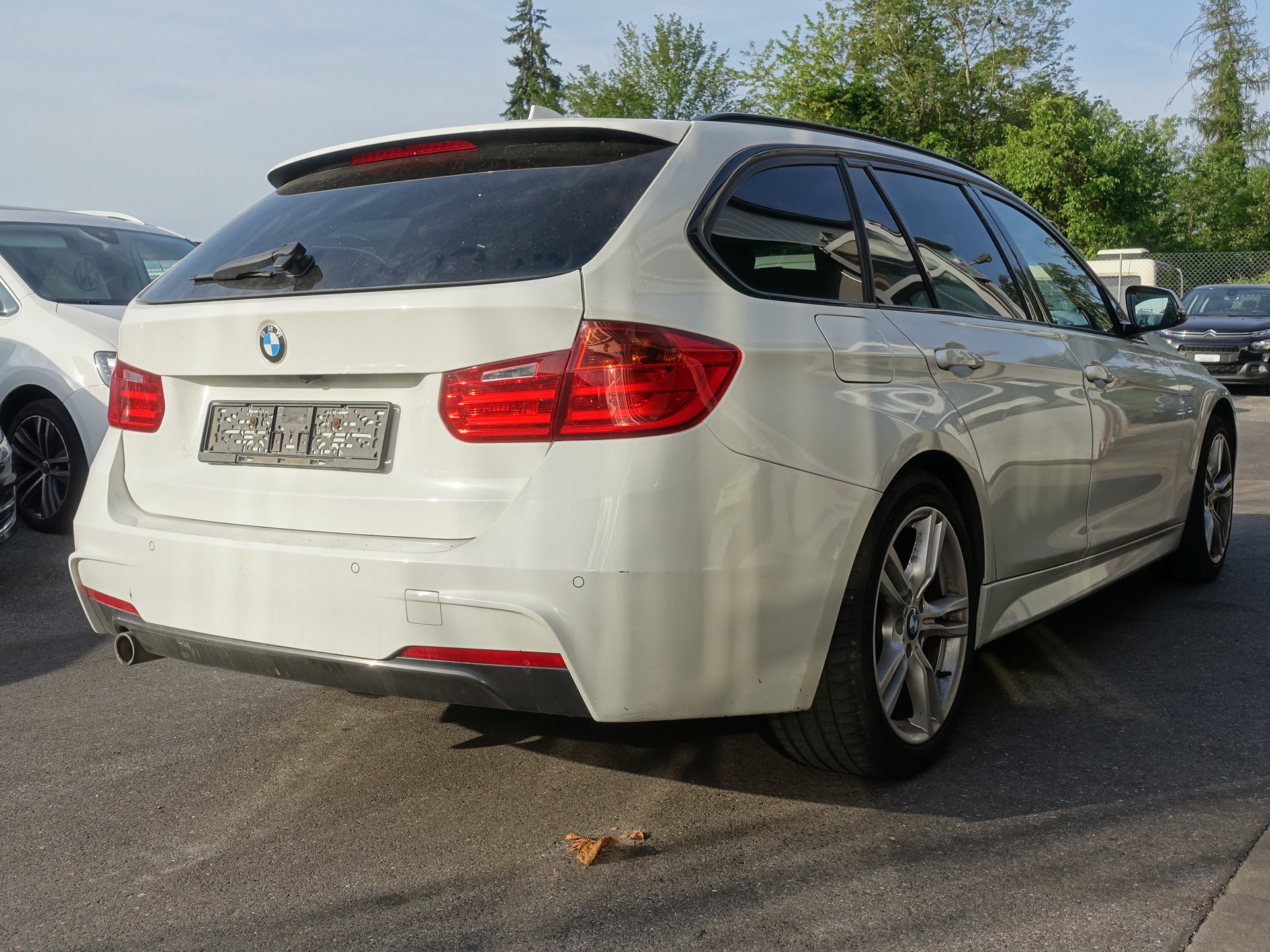 BMW 320d xDrive Touring Sport Line Steptronic-image-2