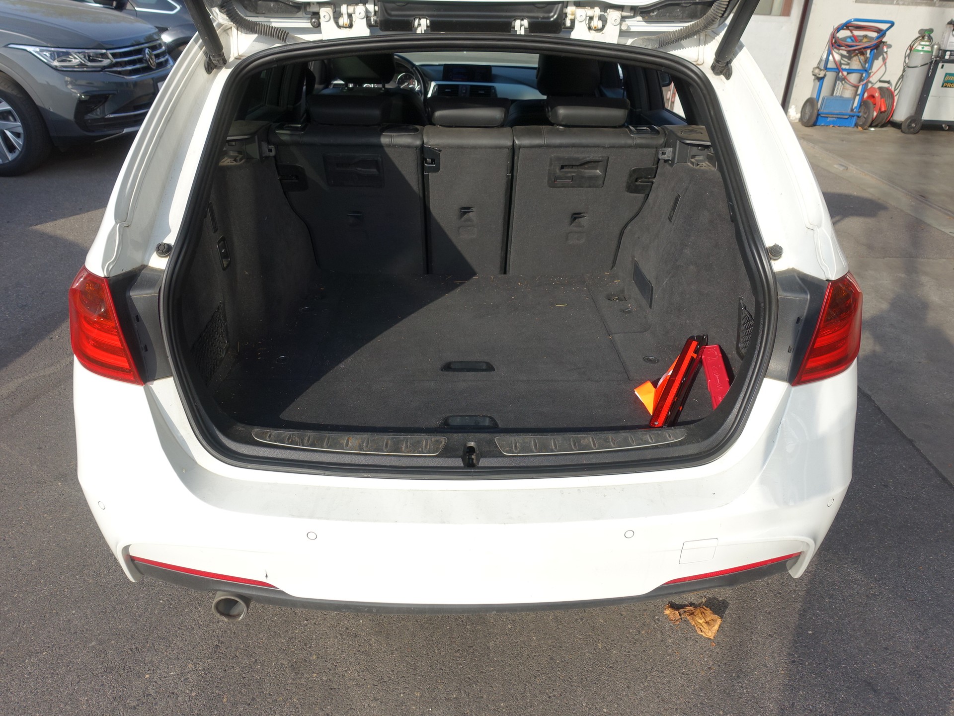 BMW 320d xDrive Touring Sport Line Steptronic-image-11