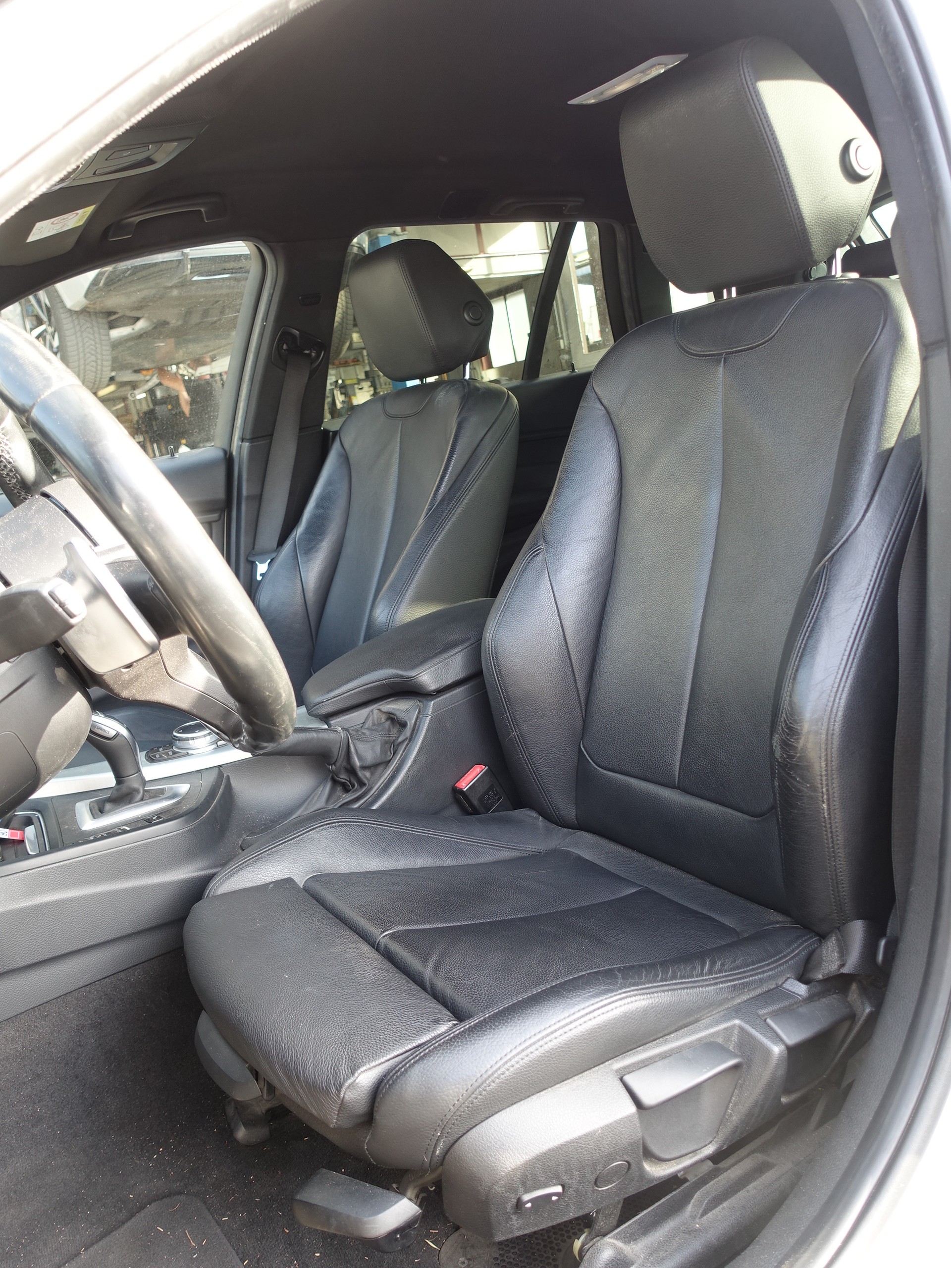 BMW 320d xDrive Touring Sport Line Steptronic-image-4