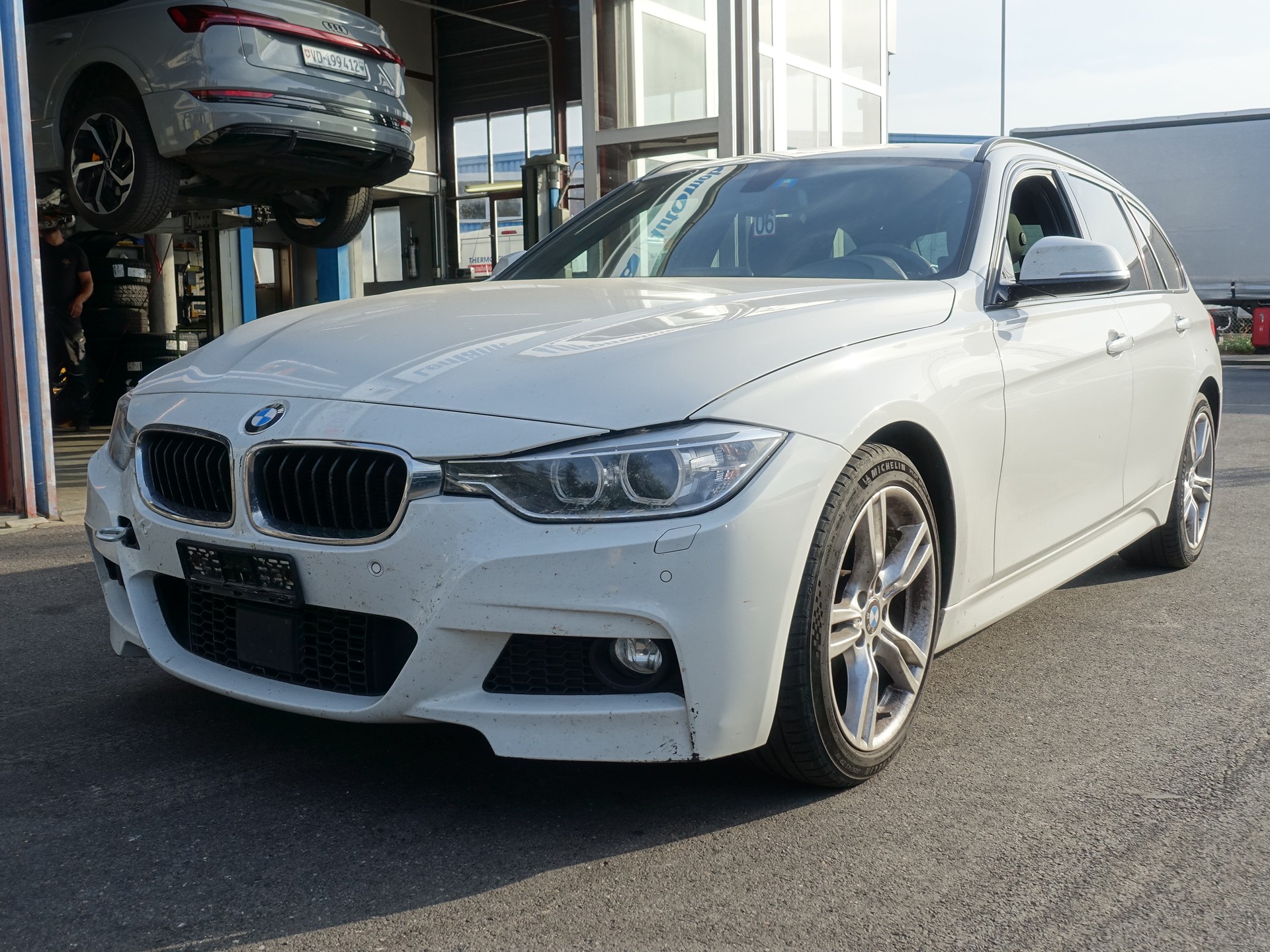 BMW 320d xDrive Touring Sport Line Steptronic-image-1