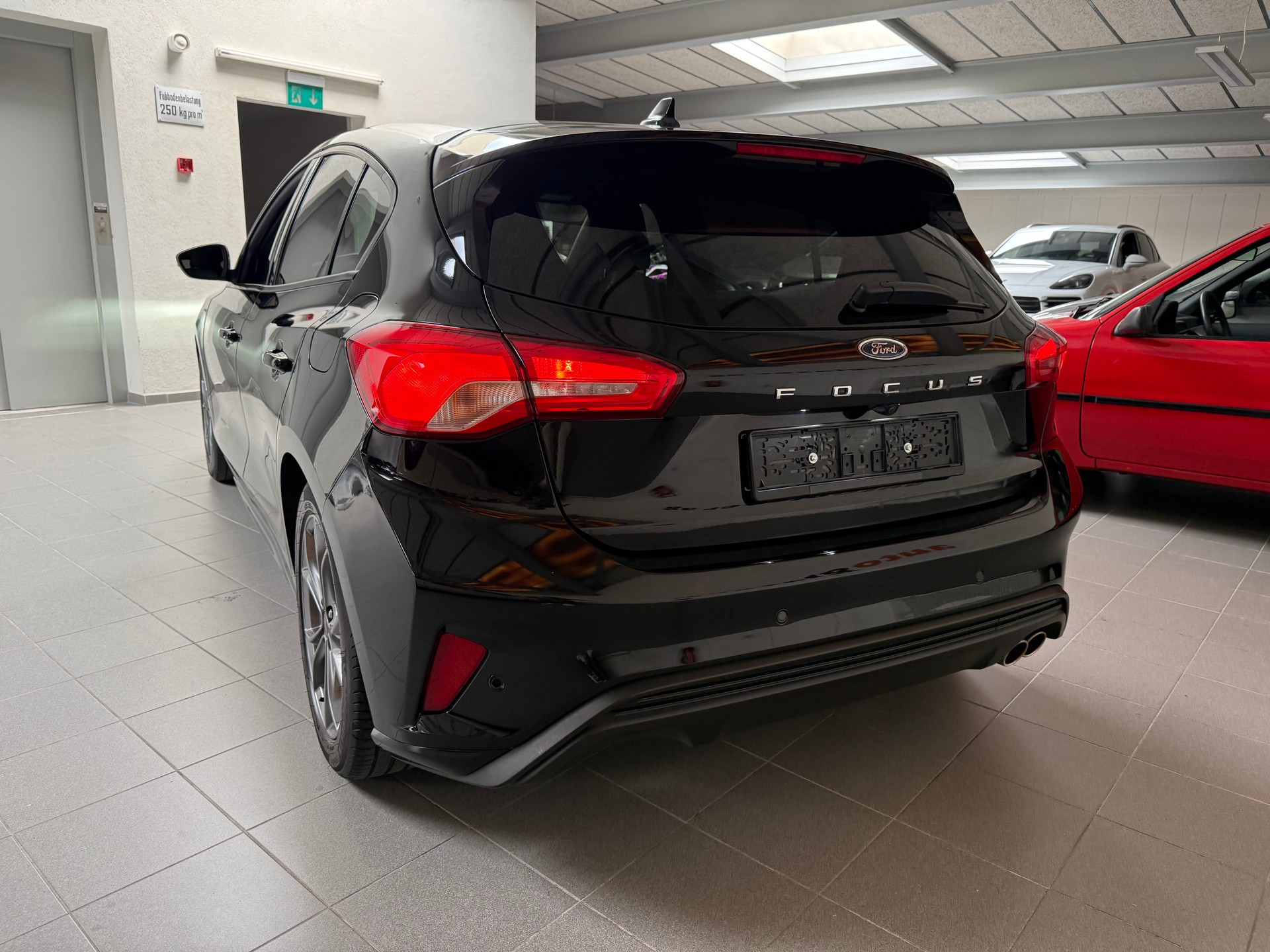 FORD Focus 1.0 SCTi ST Line Automatic-image-8