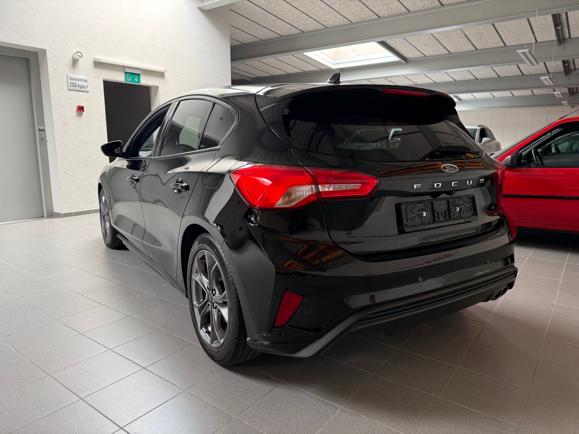 FORD Focus 1.0 SCTi ST Line Automatic-image-9