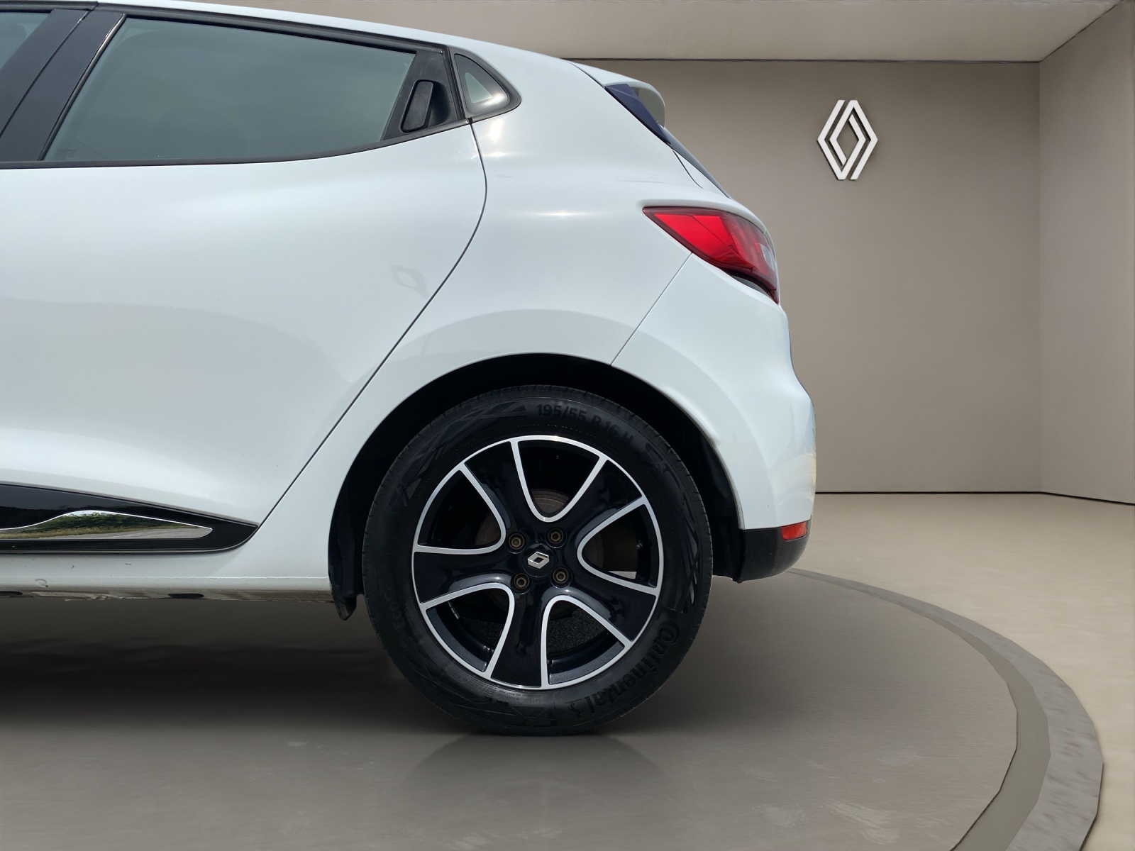 RENAULT Clio 0.9 12V Expression-image-14